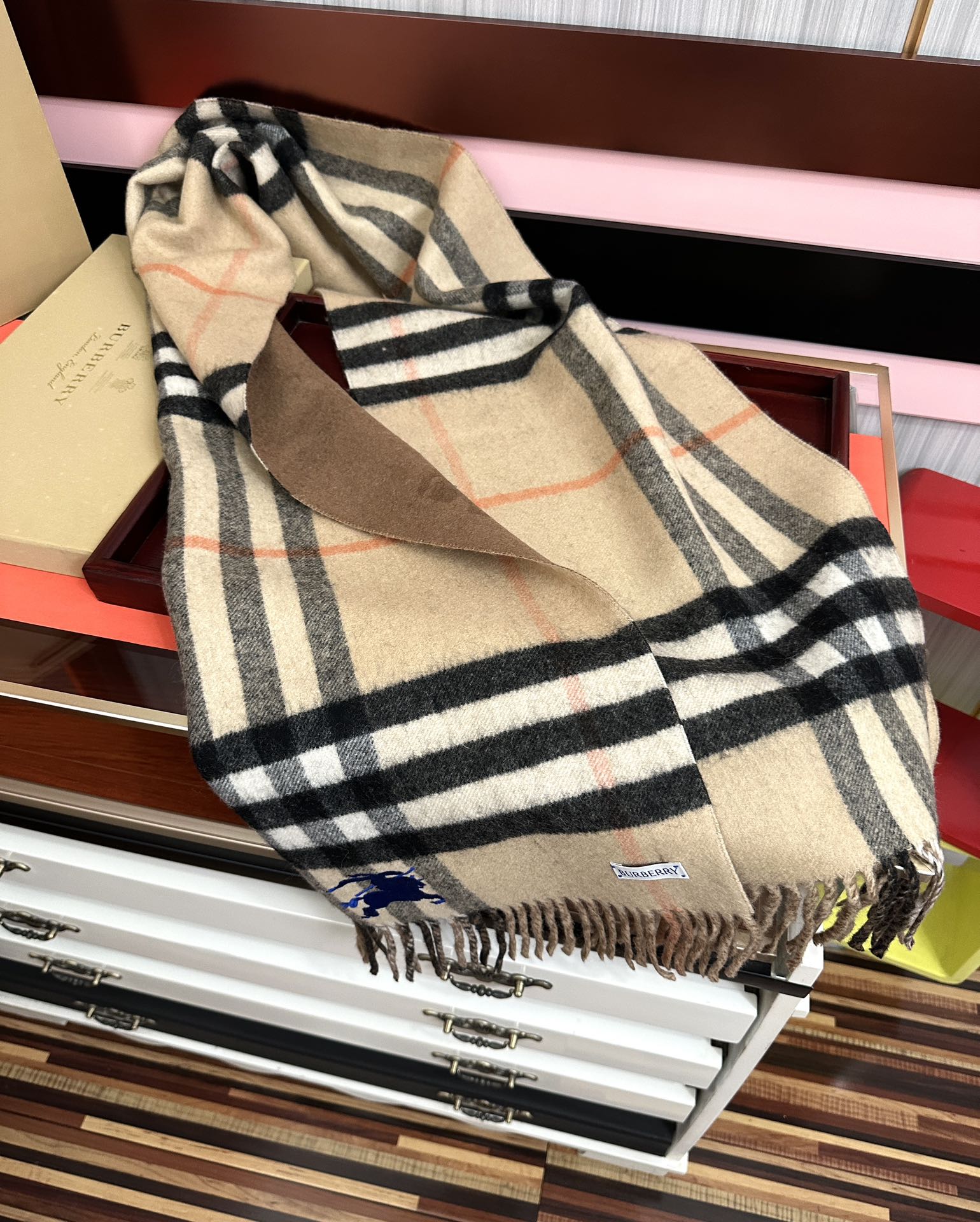 新款❤️巴宝利双面刺绣➕印花➕提花[庆祝] 大密度双面羊绒格子围巾 超高难度工艺 绝非一般coPy能做 