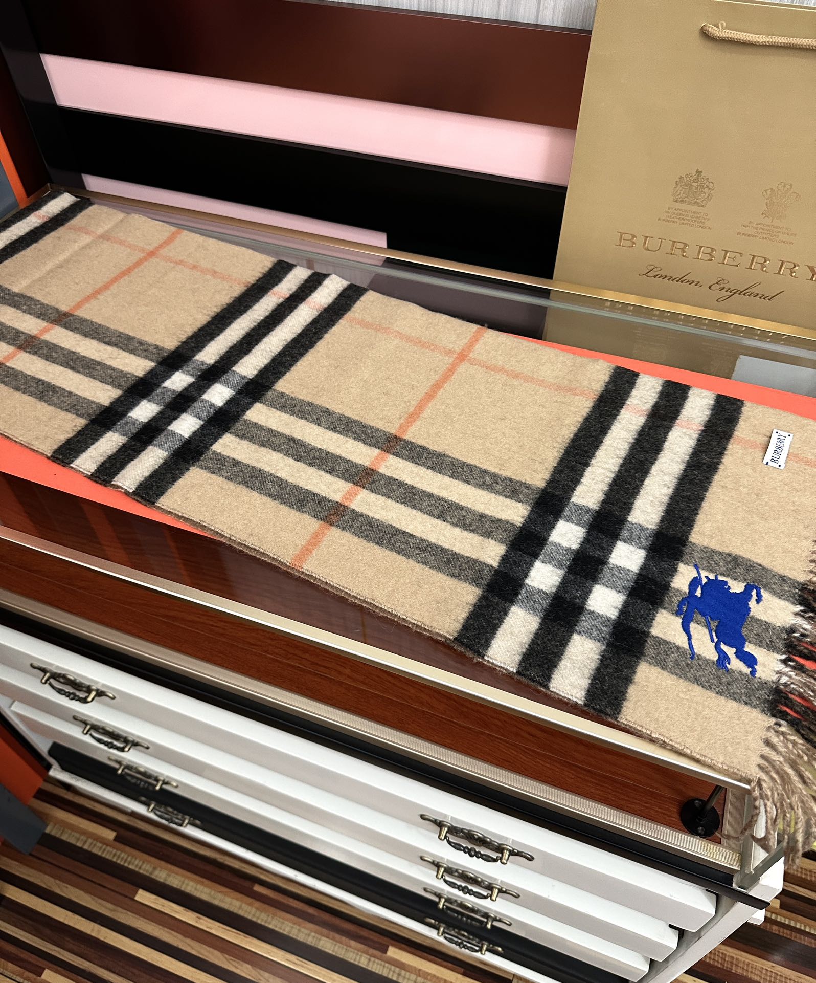 新款❤️巴宝利双面刺绣➕印花➕提花[庆祝] 大密度双面羊绒格子围巾 超高难度工艺 绝非一般coPy能做 