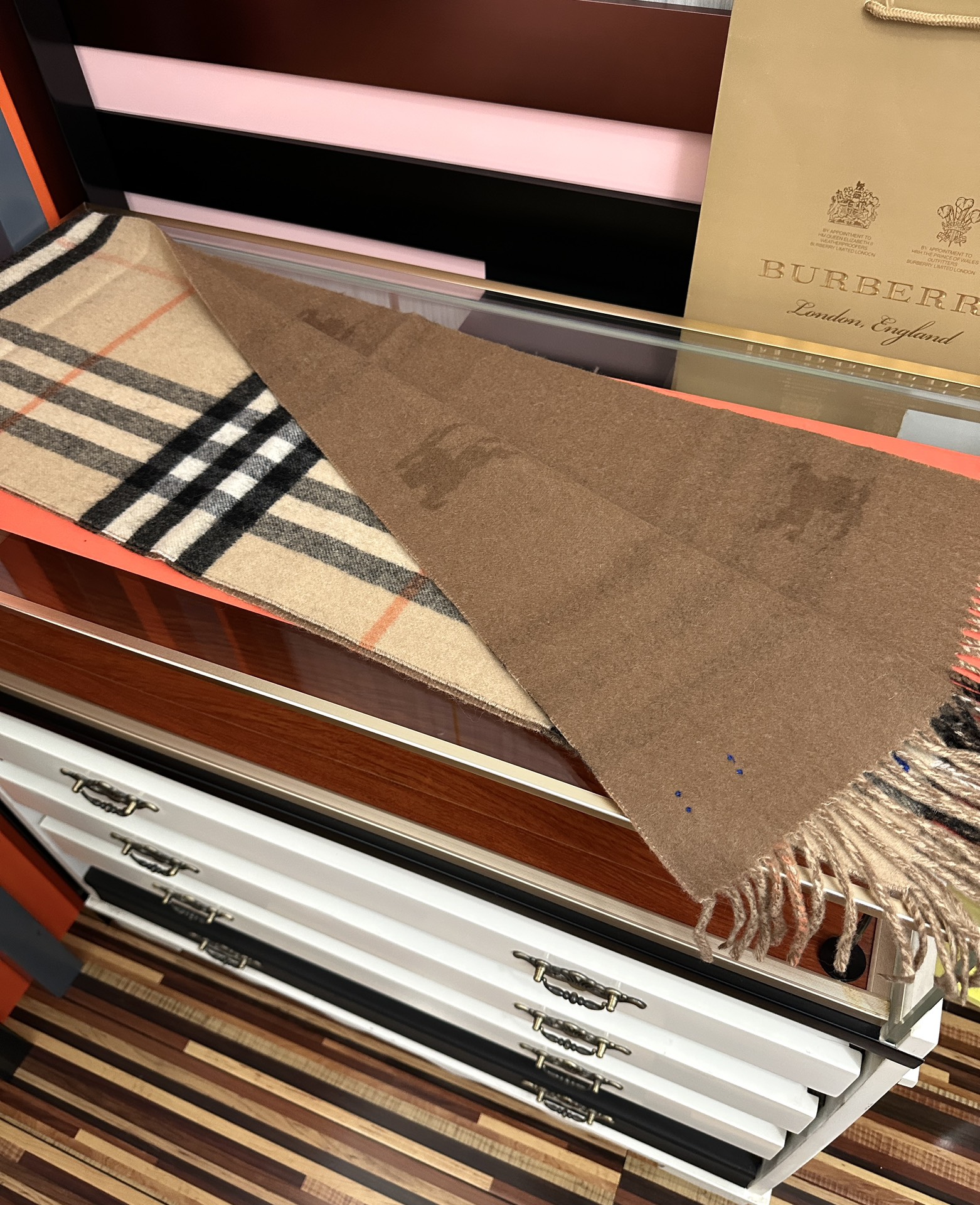 新款❤️巴宝利双面刺绣➕印花➕提花[庆祝] 大密度双面羊绒格子围巾 超高难度工艺 绝非一般coPy能做 