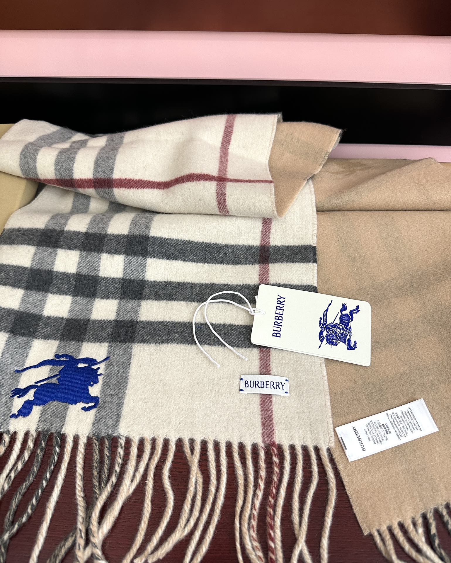 新款❤️巴宝利双面刺绣➕印花➕提花[庆祝] 大密度双面羊绒格子围巾 超高难度工艺 绝非一般coPy能做 