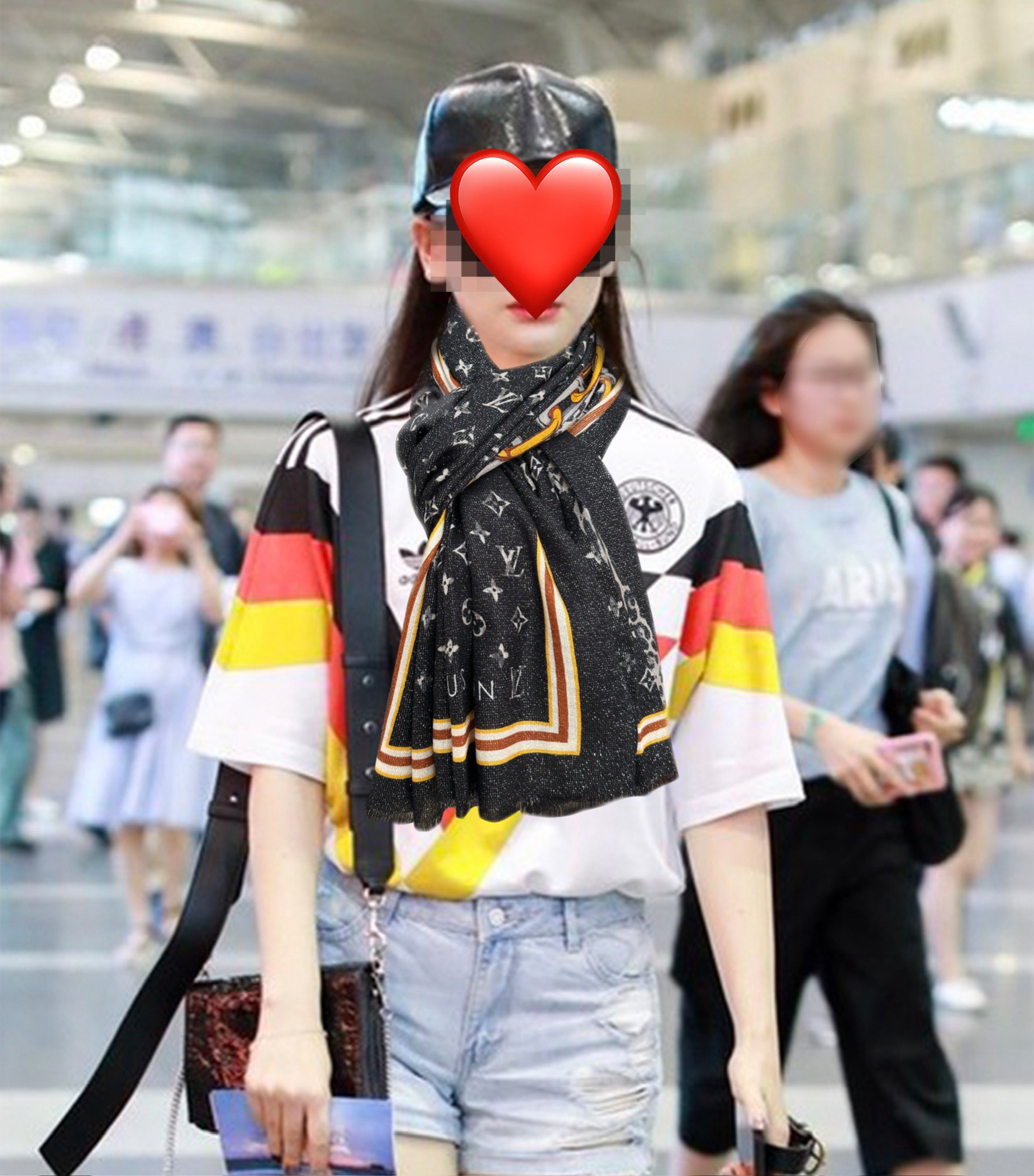 🔥上新Lv银丝2025 最新款[吃瓜]闪闪发光[咖啡]顶级设计太美了，真心赞👍【羊绒绒长巾】😘💍实物真心