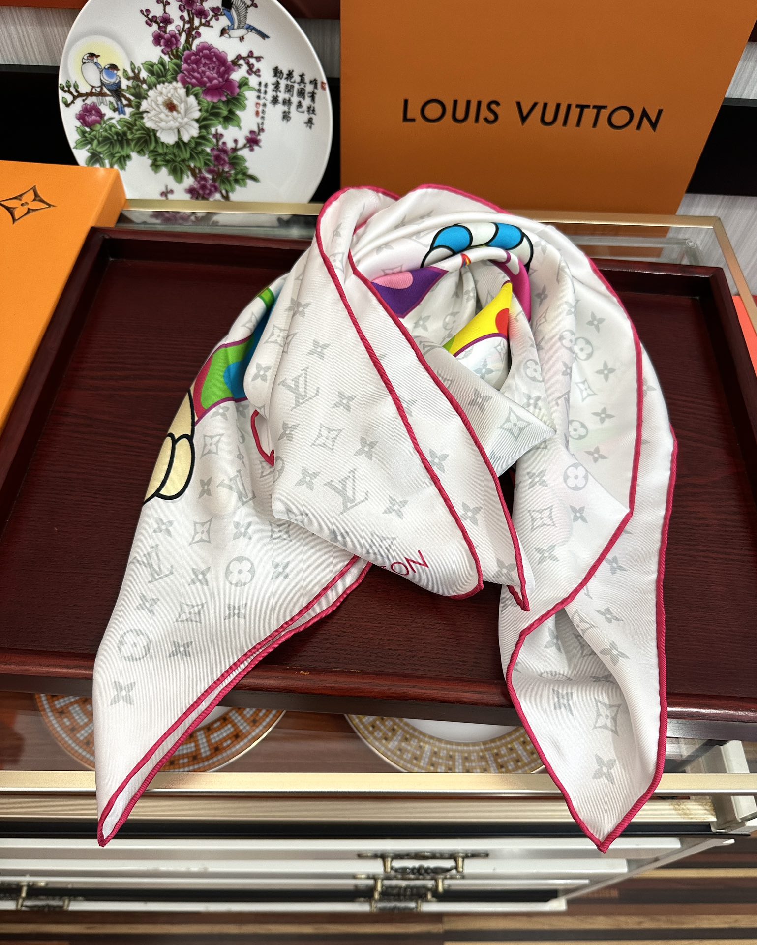 🔥新品LV专柜同步【18mm双面同色】太美了[庆祝]“L家”90典藏方巾通过别致的经典色彩向原创设计致敬