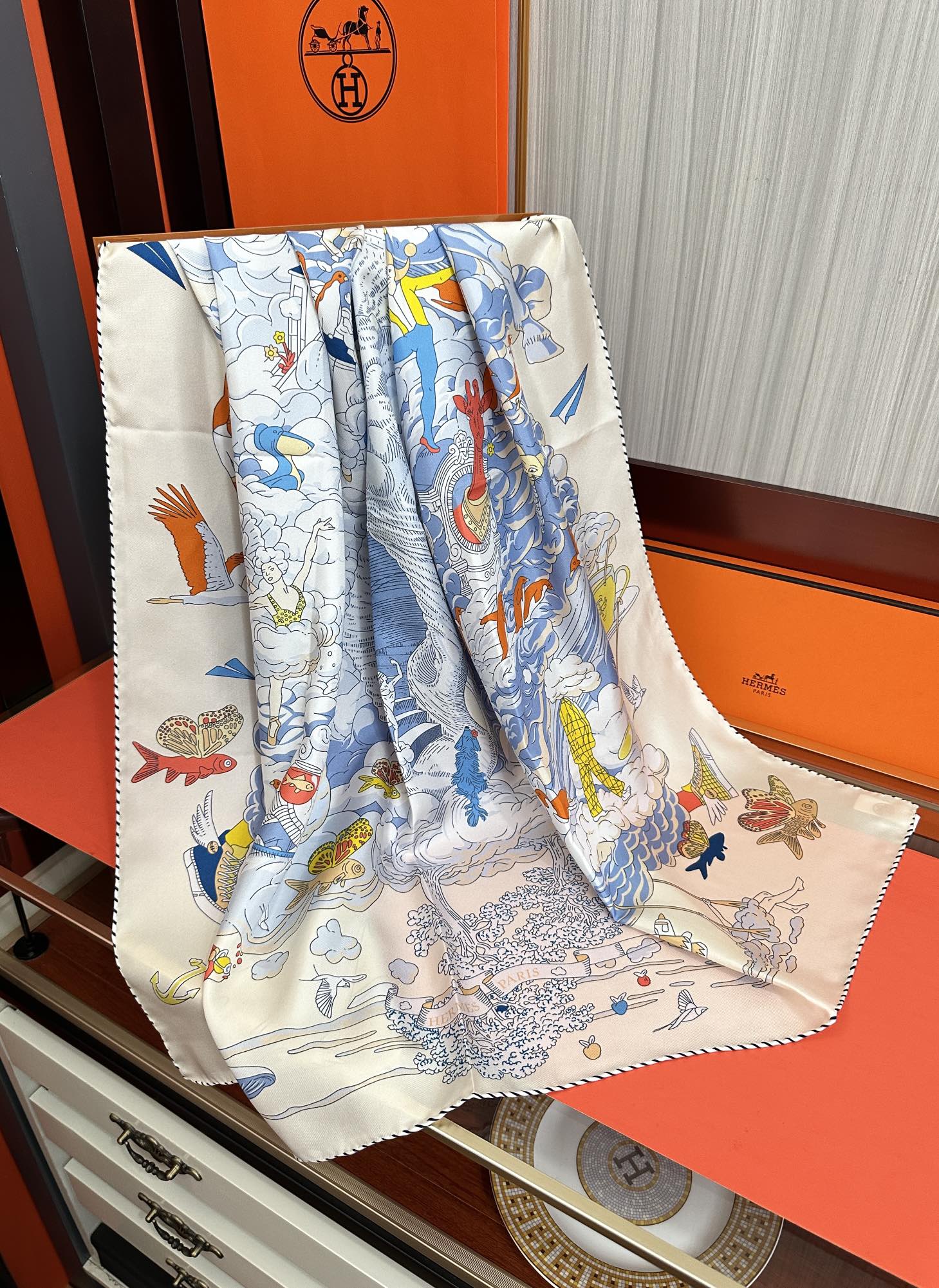 高版本2025𝐇𝐞𝐫𝐦𝐞𝐬 🔥《我的云间万象》设计犹如梦幻的邀约[庆祝]这条丝巾充满了童趣[發]富有想象