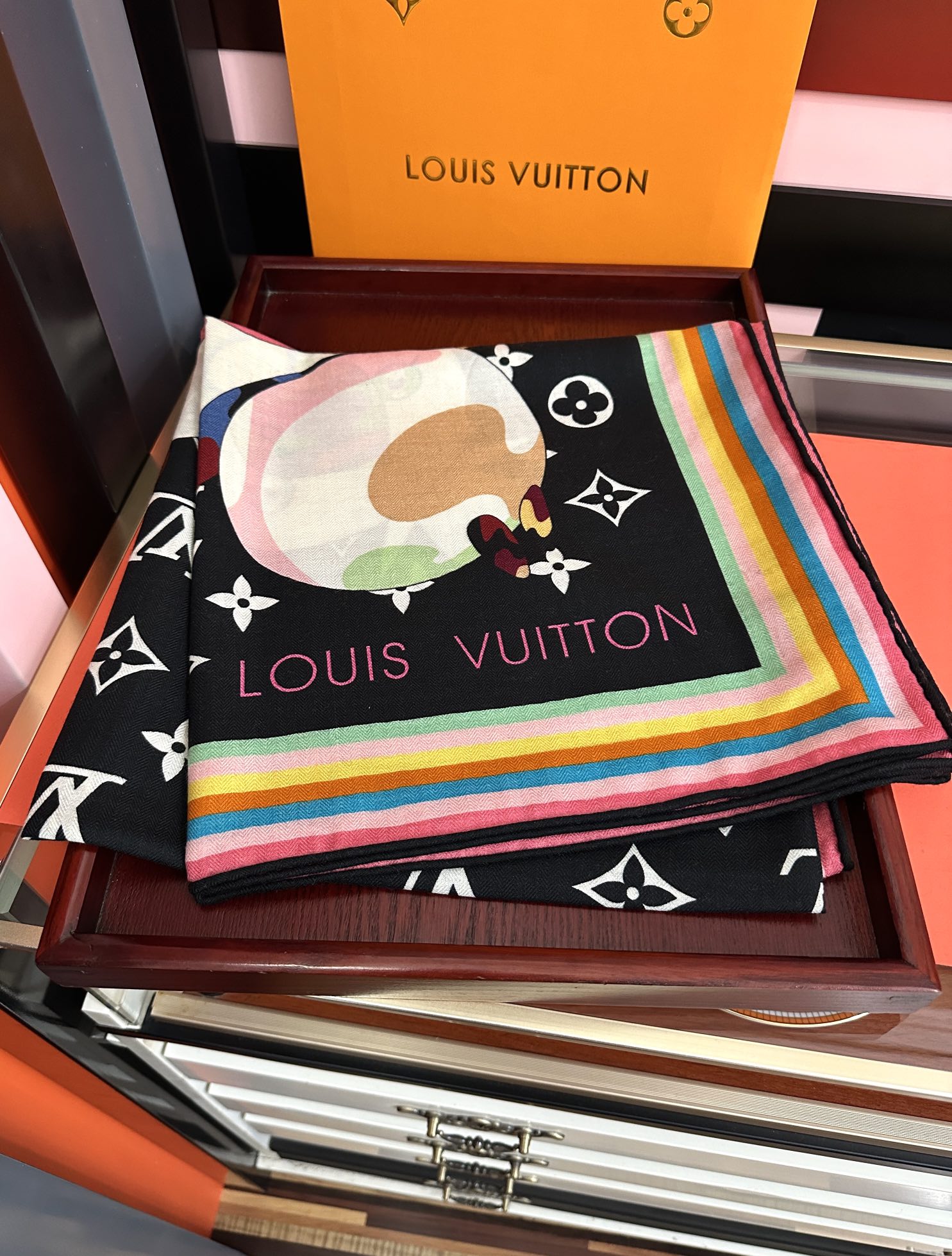 新款❤️LV 太美了ZG同步 【双面同色】今年最流行的花型 经典优雅[礼物]~气质到骨子里[色]新一季的