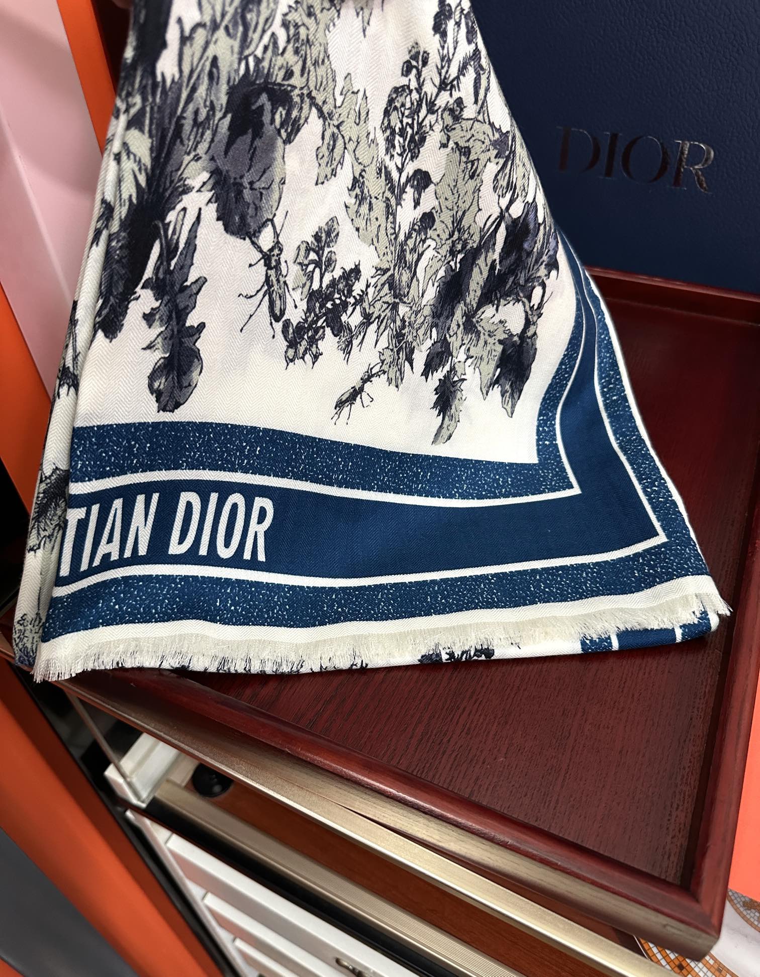 新款 迪奥🔥双面同色【植物丛林】大自然景象[吃瓜]下手一定要快[嘴唇]四季都可以用[勾引]真心美的让人非