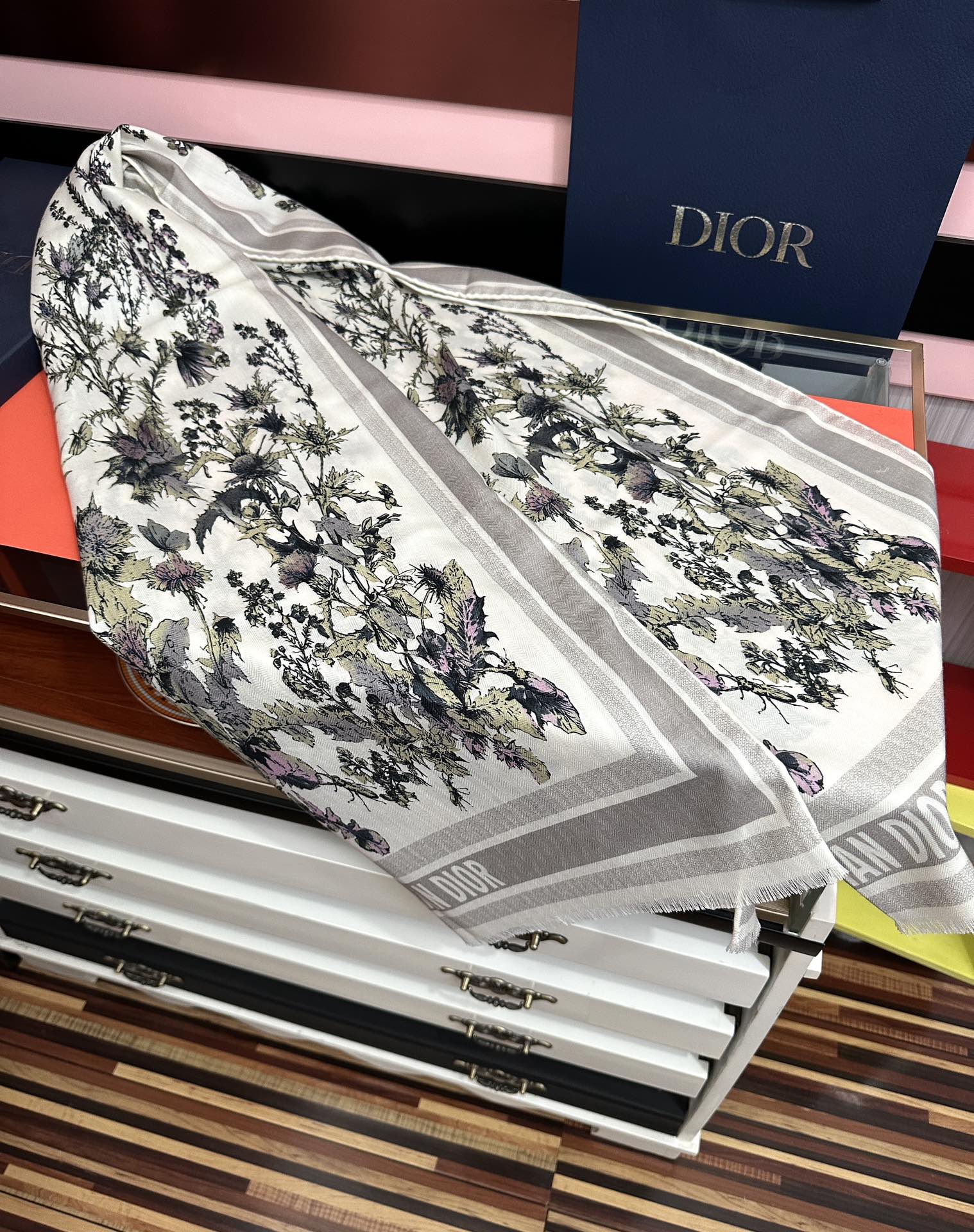 新款 迪奥🔥双面同色【植物丛林】大自然景象[吃瓜]下手一定要快[嘴唇]四季都可以用[勾引]真心美的让人非