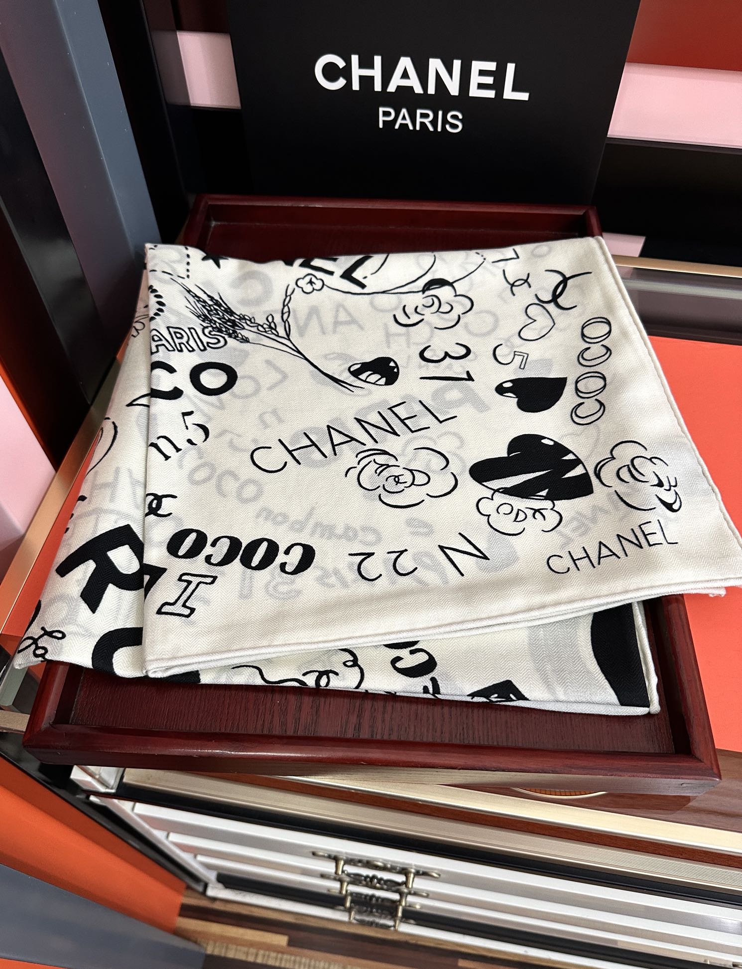 ❤️新款2025 香奈儿 ZG同步【涂鸦印花系列】 太美了 [發]经典茶花帽子🎩设计优雅风[礼物]~气质