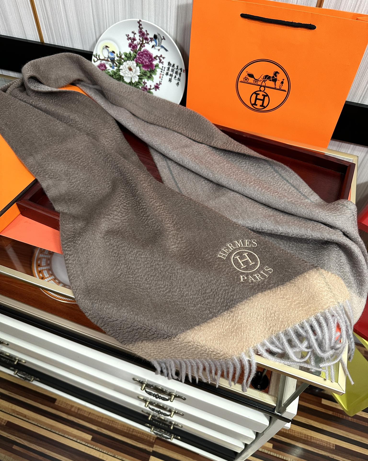 上新。 85%山羊绒 爱马仕[爱心]采用内蒙古山羊绒，2025最新款男女通用情侣款👫重磅推荐💥 经典的格