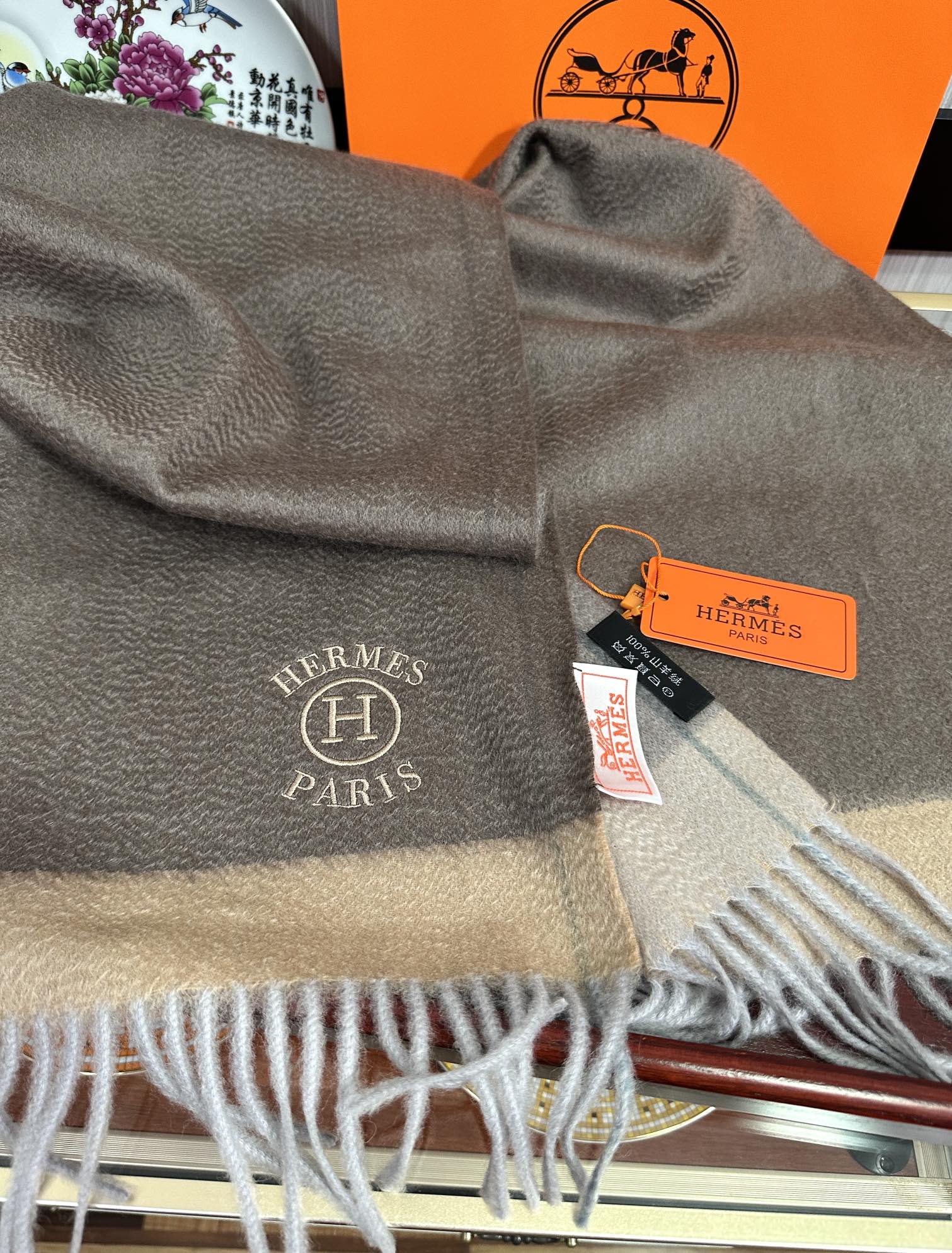 上新。 85%山羊绒 爱马仕[爱心]采用内蒙古山羊绒，2025最新款男女通用情侣款👫重磅推荐💥 经典的格