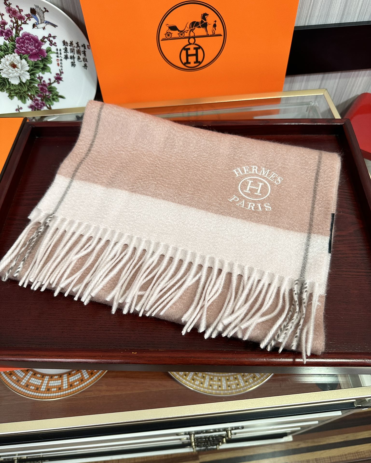 上新。 85%山羊绒 爱马仕[爱心]采用内蒙古山羊绒，2025最新款男女通用情侣款👫重磅推荐💥 经典的格