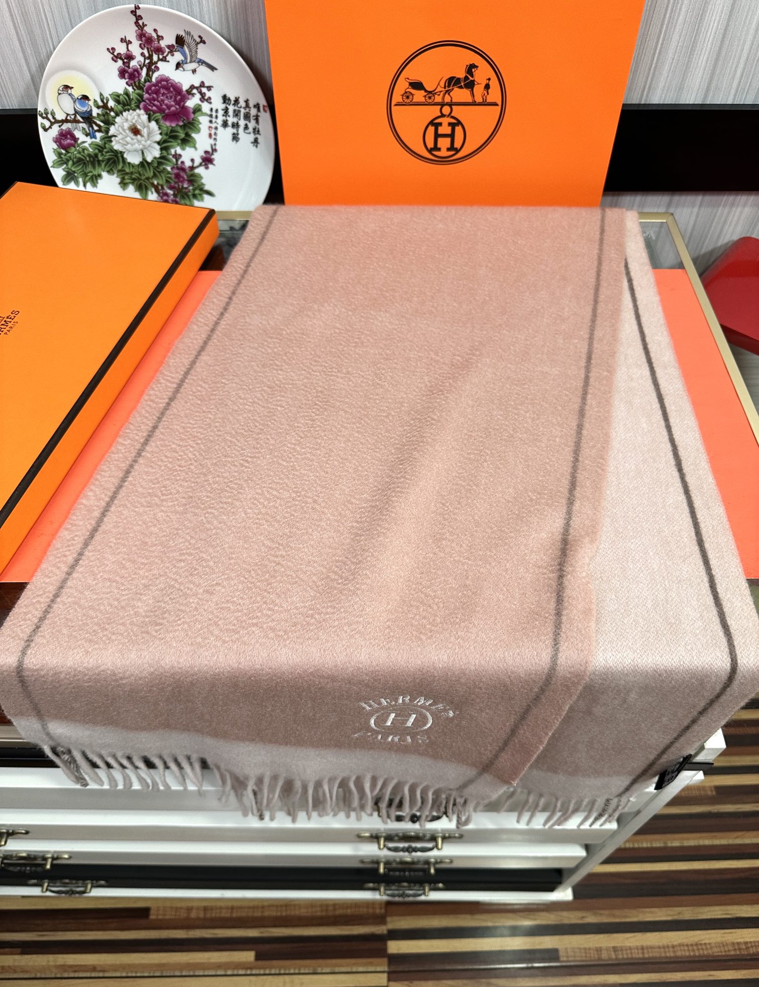 上新。 85%山羊绒 爱马仕[爱心]采用内蒙古山羊绒，2025最新款男女通用情侣款👫重磅推荐💥 经典的格