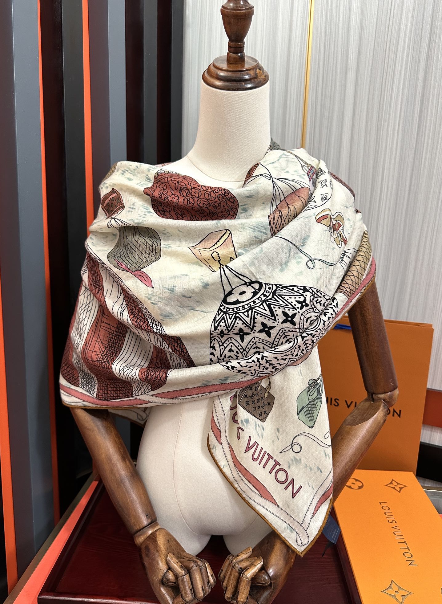 上新❤️LV 2025【双面同色热气球🎈】经典优雅[礼物]~气质到骨子里[色]新一季的面料超高级，真心超