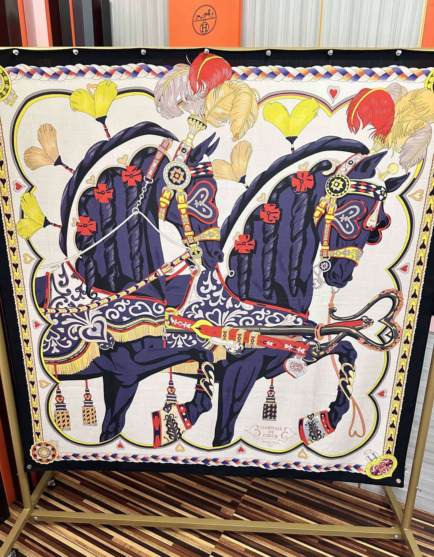 。上新 爱马仕【骏马奔腾】ZG同步 秋冬新款[爱心]新一季丝巾采购清单估计各位养马人们已经列好了[太阳]