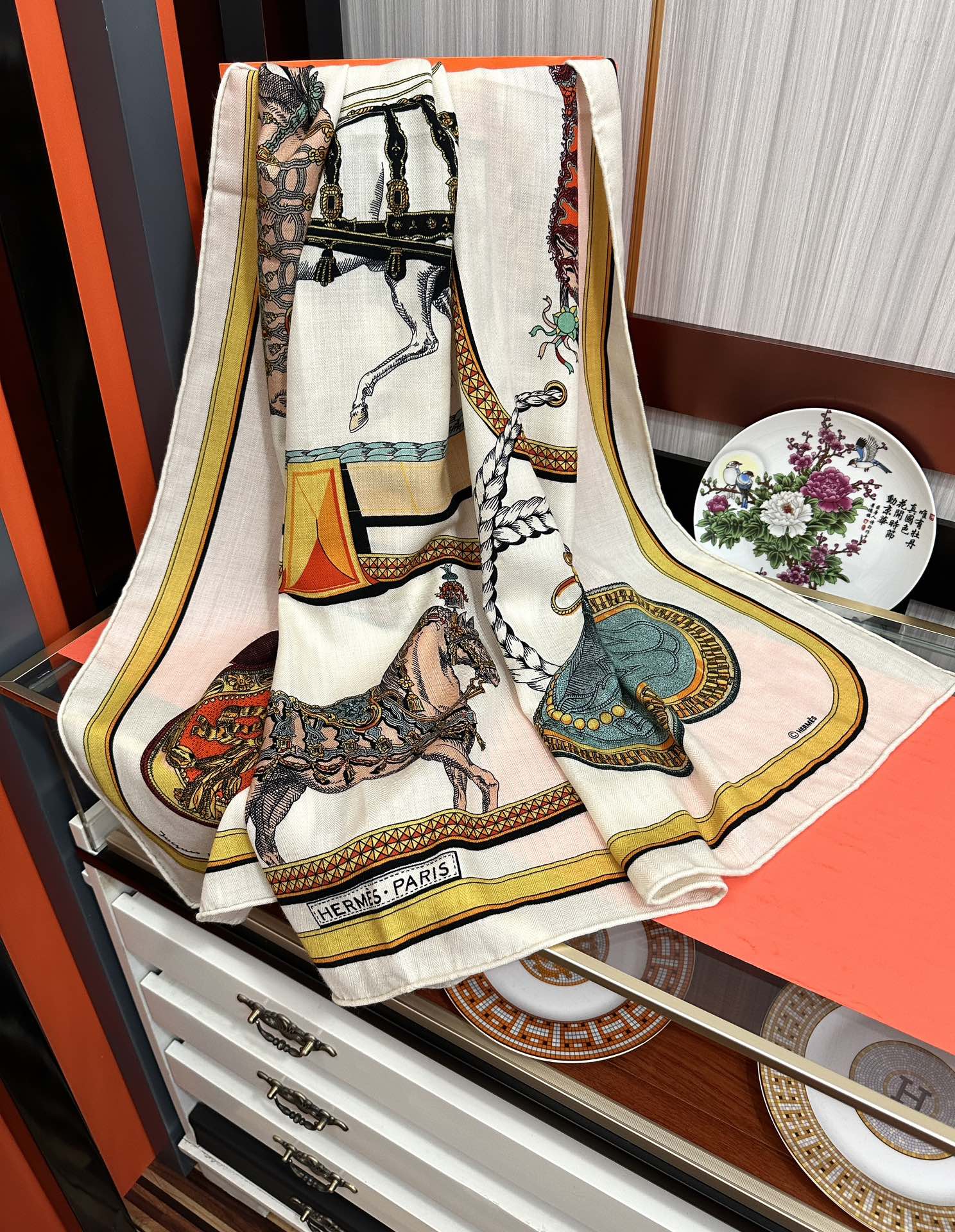 上新。爱马仕❤️2025【双面同色】ZG同步 H家买了都说好看推荐💕顶级工艺超值[太阳]爆款🎁🎁羊绒方巾