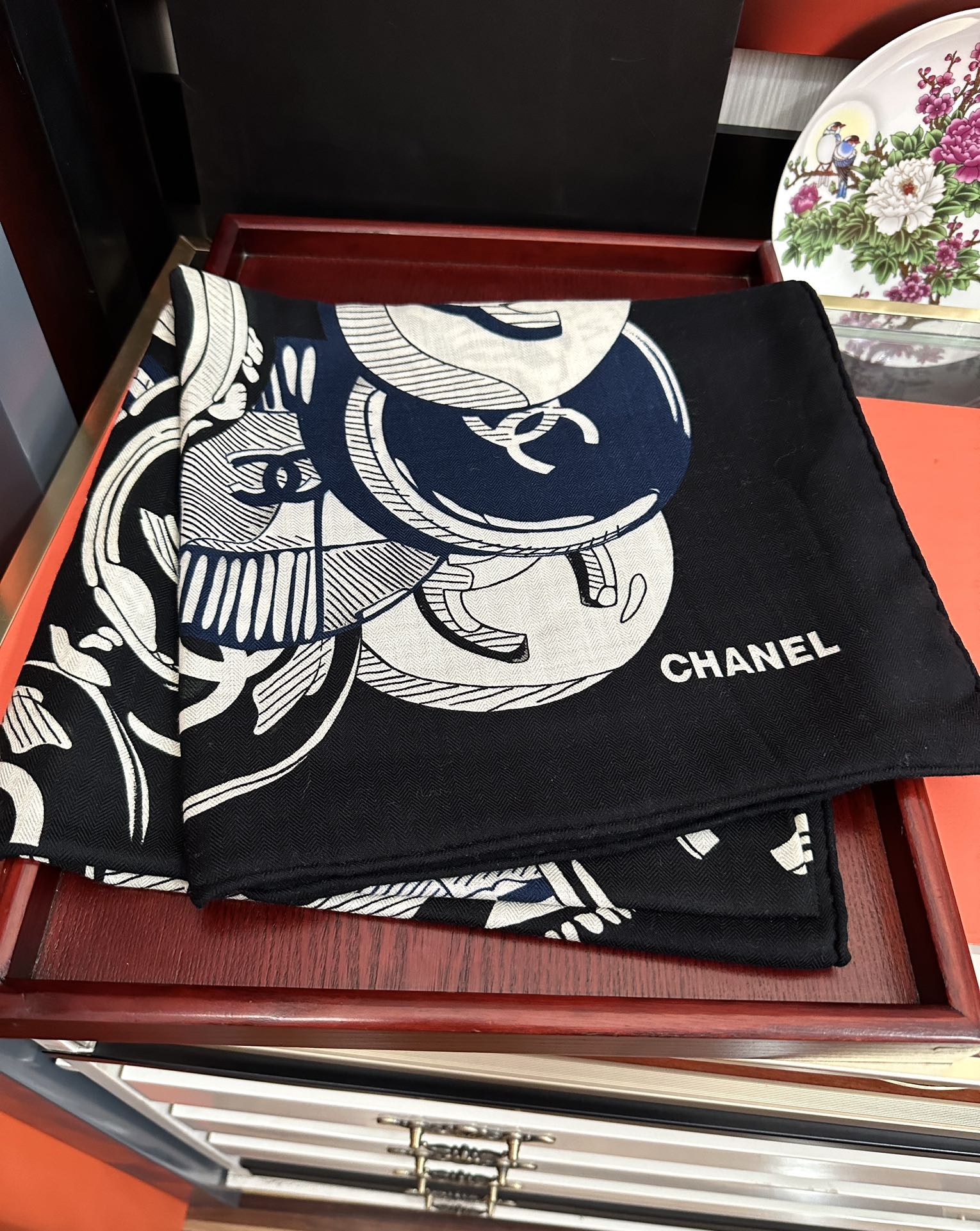 。香奈儿 【双面同色】经典双C优雅Coco风[礼物]~气质到骨子里[色]香奶奶新一季的面料超高级，真心超