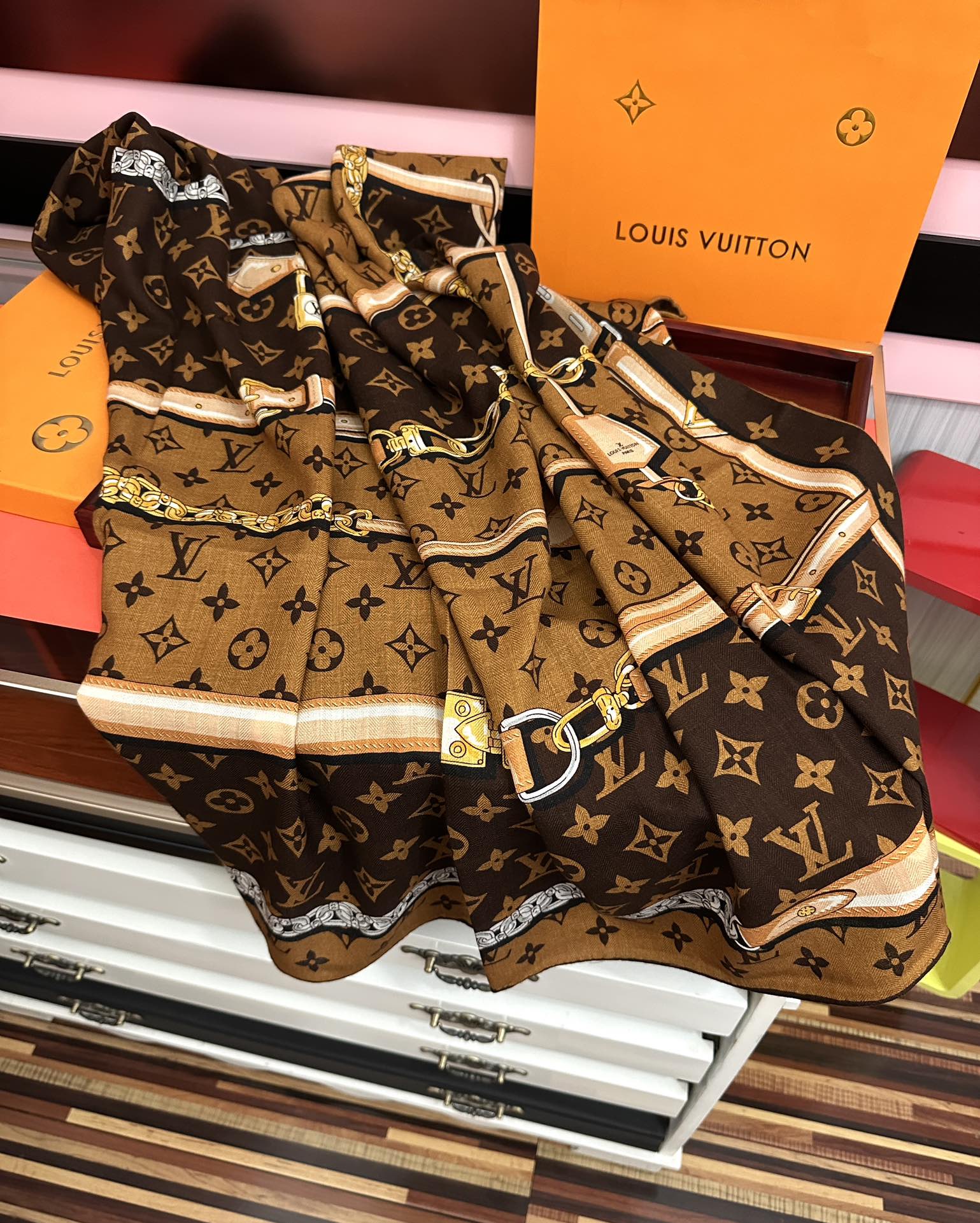 上新❤️LV 2025【双面同色热】永远都是那么经典优雅[礼物]~气质到骨子里[色]新一季的面料超高级，