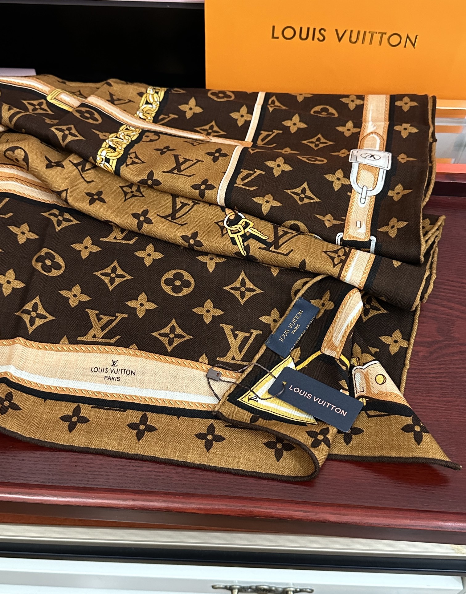 上新❤️LV 2025【双面同色热】永远都是那么经典优雅[礼物]~气质到骨子里[色]新一季的面料超高级，