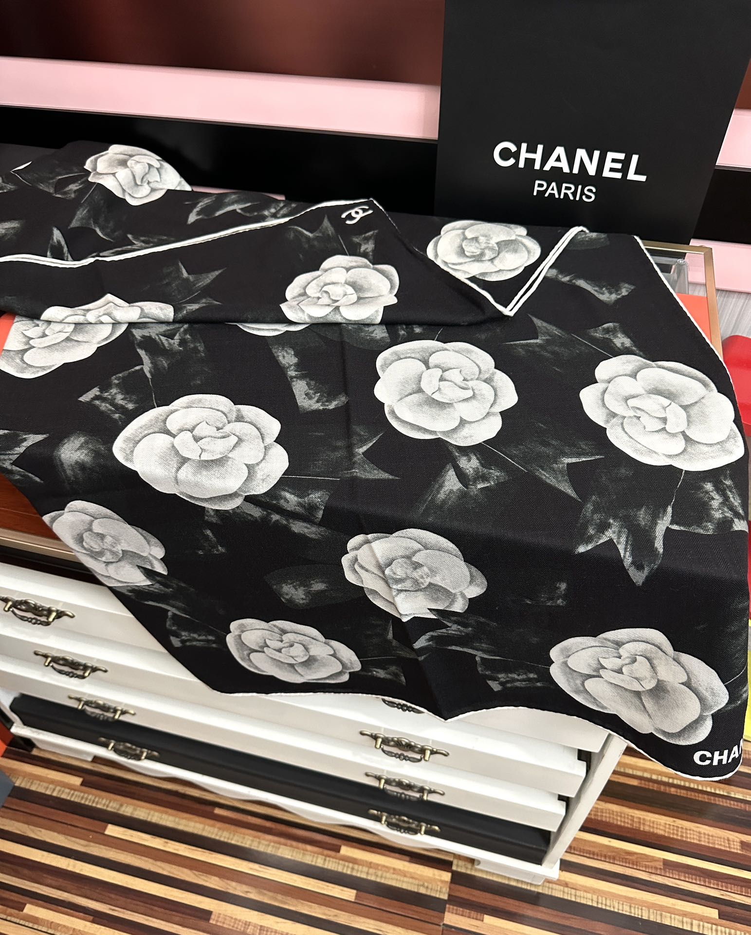 上新❤️ 香奈儿 2025ZG同步太美了 双面同色[發]【经典山茶花】设计优雅风[礼物]~气质到骨子里[