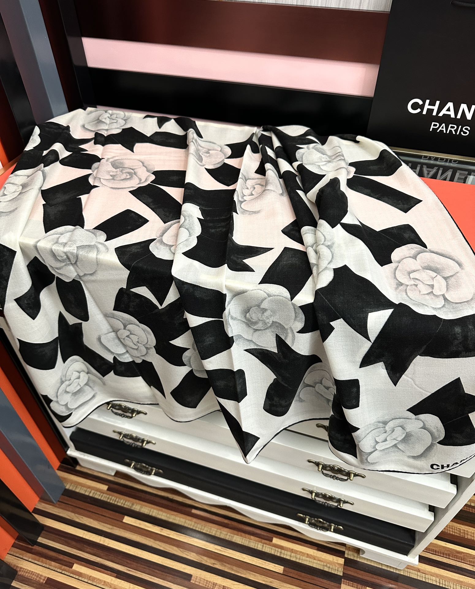 上新❤️ 香奈儿 2025ZG同步太美了 双面同色[發]【经典山茶花】设计优雅风[礼物]~气质到骨子里[