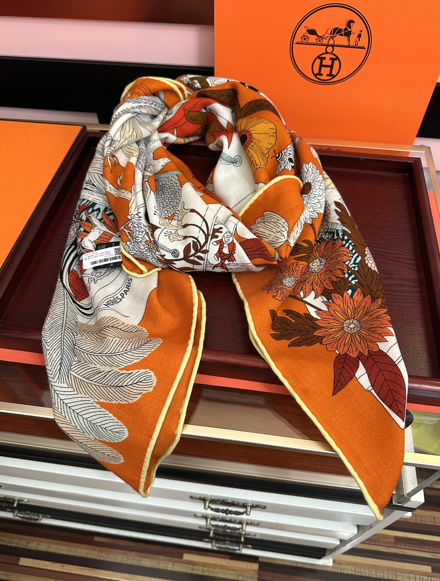 新款。爱马仕2025秋冬新款[爱心][太阳]我就不推荐了回头分享一下部分复刻款的老款信息资料供大家参考[