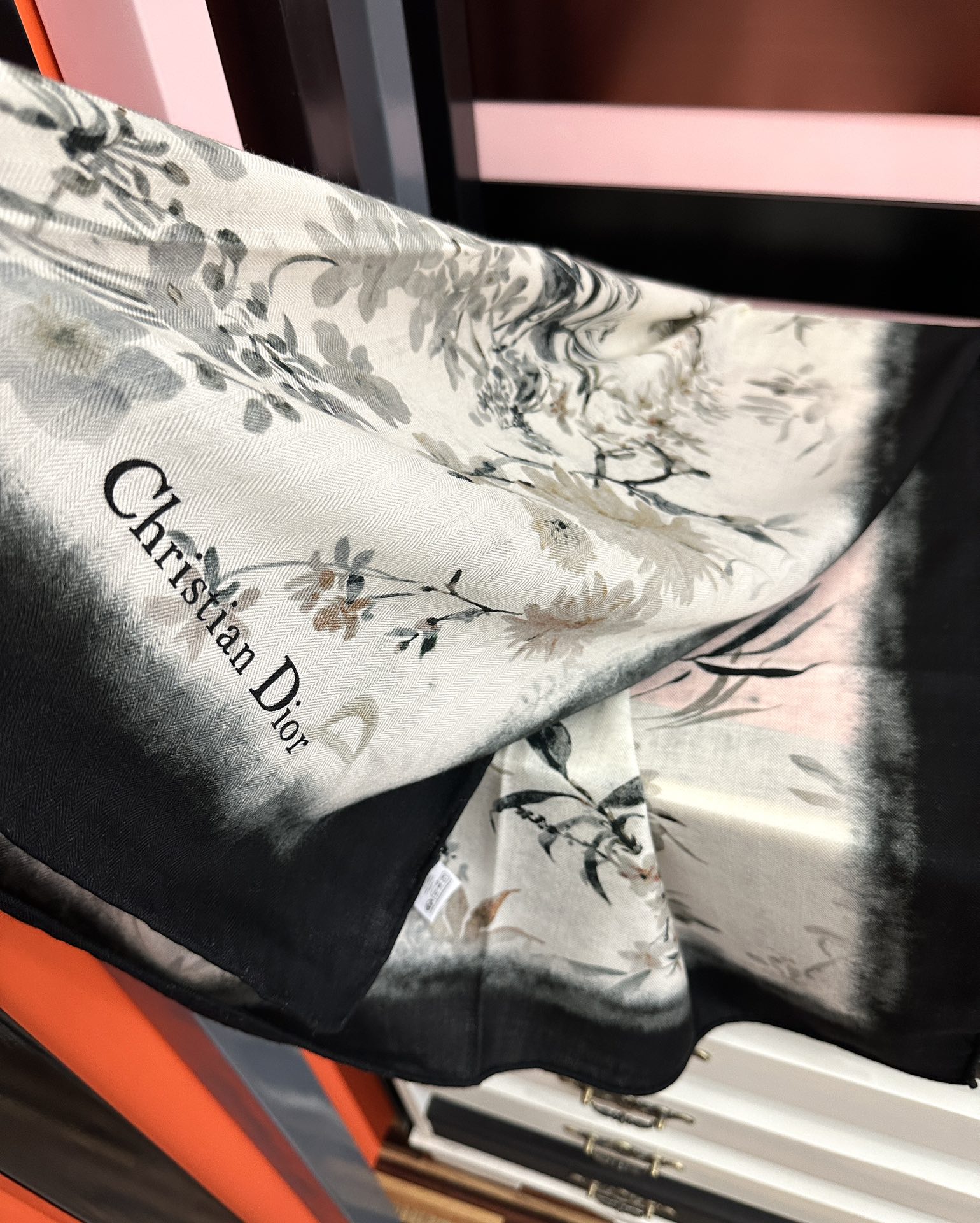 新款❤️迪奥 ZG同步 2025【双面同色】经典优雅[礼物]~气质到骨子里[色]新一季的面料超高级，真心