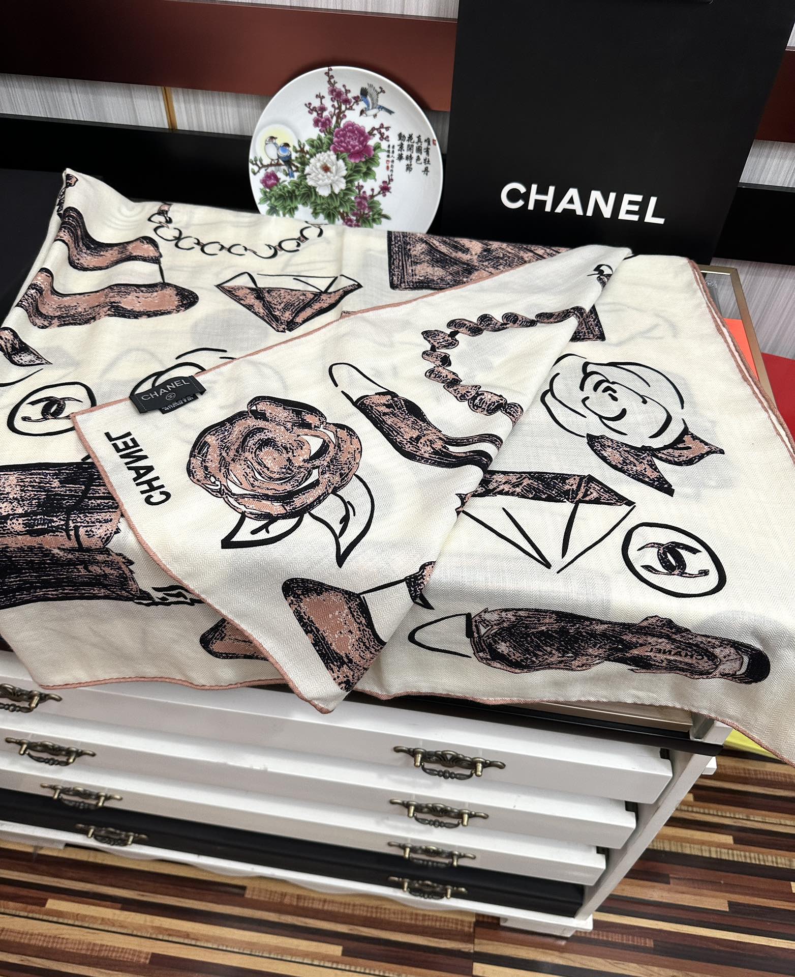 上新❤️2025 香奈儿 太美了 【双面同色】[發]经典茶花帽子🎩设计优雅风[礼物]~气质到骨子里[色]