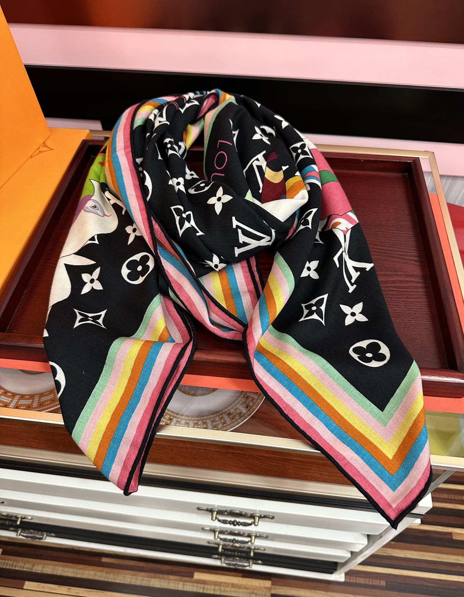 新款❤️LV 太美了ZG同步 【双面同色】今年最流行的花型 经典优雅[礼物]~气质到骨子里[色]新一季的