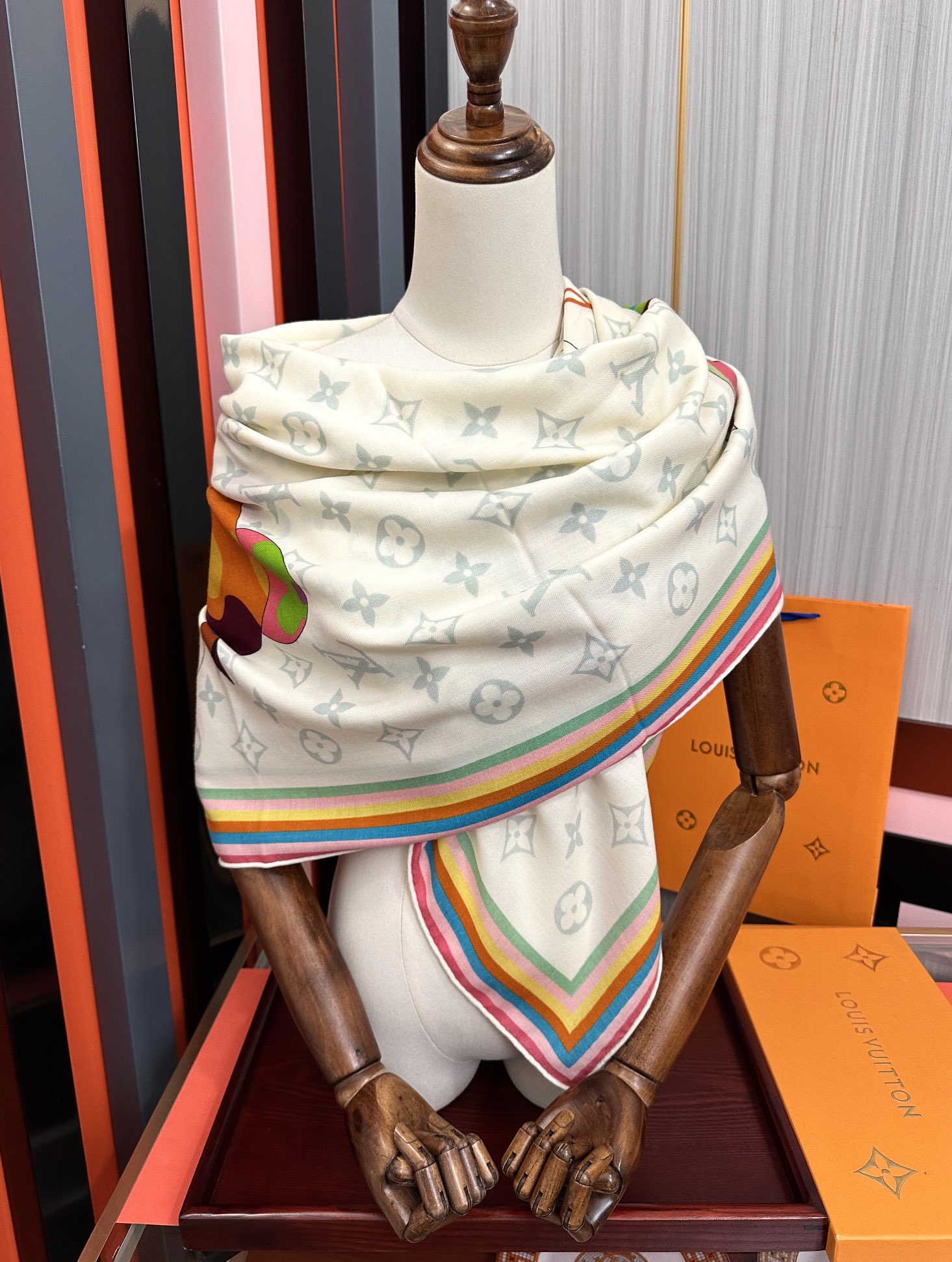 新款❤️LV 太美了ZG同步 【双面同色】今年最流行的花型 经典优雅[礼物]~气质到骨子里[色]新一季的