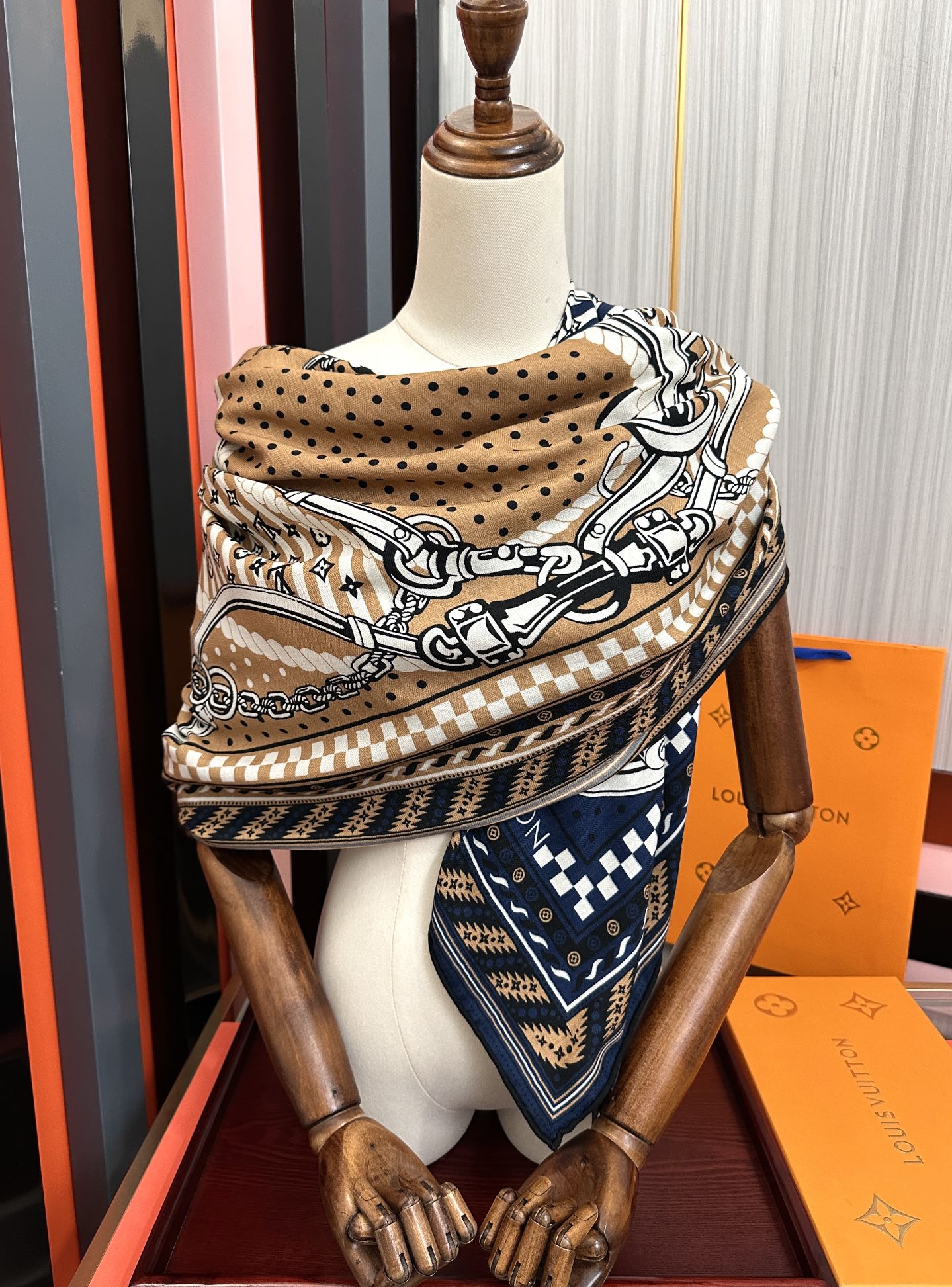 高品质 上新❤️LV 【双面同色】经典优雅[礼物]~气质到骨子里[色]新一季的面料超高级，真心超级柔软，