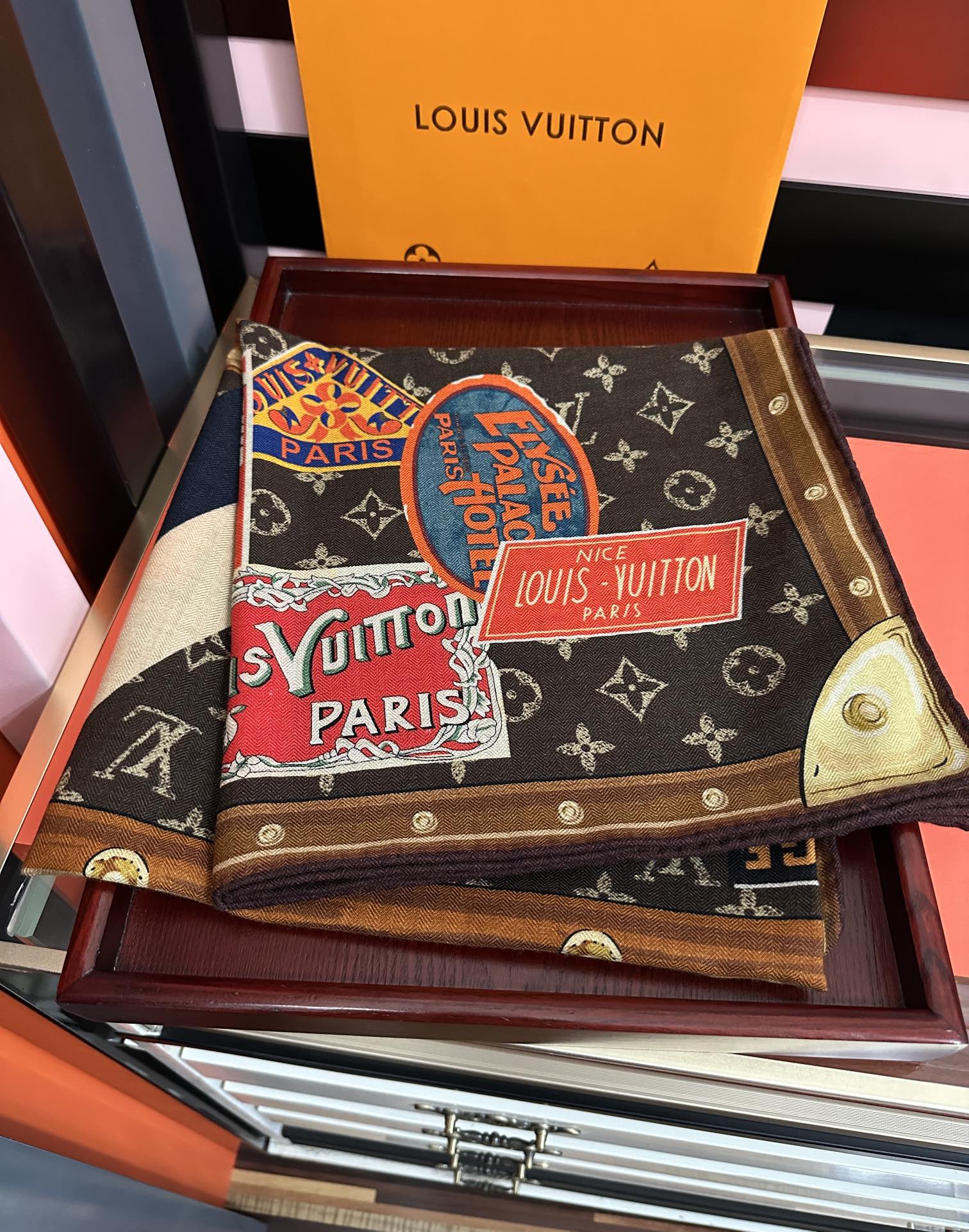 ❤️新款LV 2025高品质 官网同步【双面同色】经典优雅[礼物]~气质到骨子里[色]新一季的面料超高级