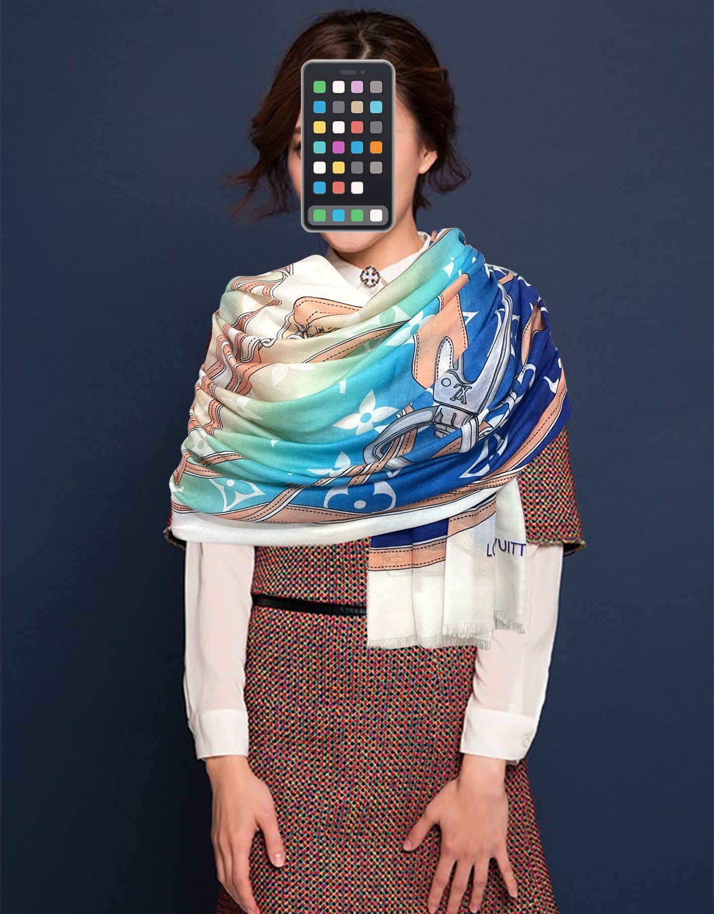 NO:603523,New L V 2025, the latest top design is so beautiful, I really like [Ring Velvet Long Scarf]. It is really beautiful. The shawl is decorated with printing, no matter the design or printing, the details are very good. It can be seen that the whole scarf gives people a big-name aura and is very exquisite. High-end VIP recommendation is definitely worth buying. Size 100xcm, material cashmere high version scarf, high version scarf, ring, shawls19860909上新L V 2025 最新款顶级设计太美了,真心赞【戒指绒长巾】实物真心美 披肩配以印花无论设计喷绘都是非常到位细节都可见整个围巾给人大牌气场的同时又非常精致高端VIP推荐绝对值得入手尺寸100xcm,材质羊绒高版本围巾,高版本围巾,ring,shawls,scarf