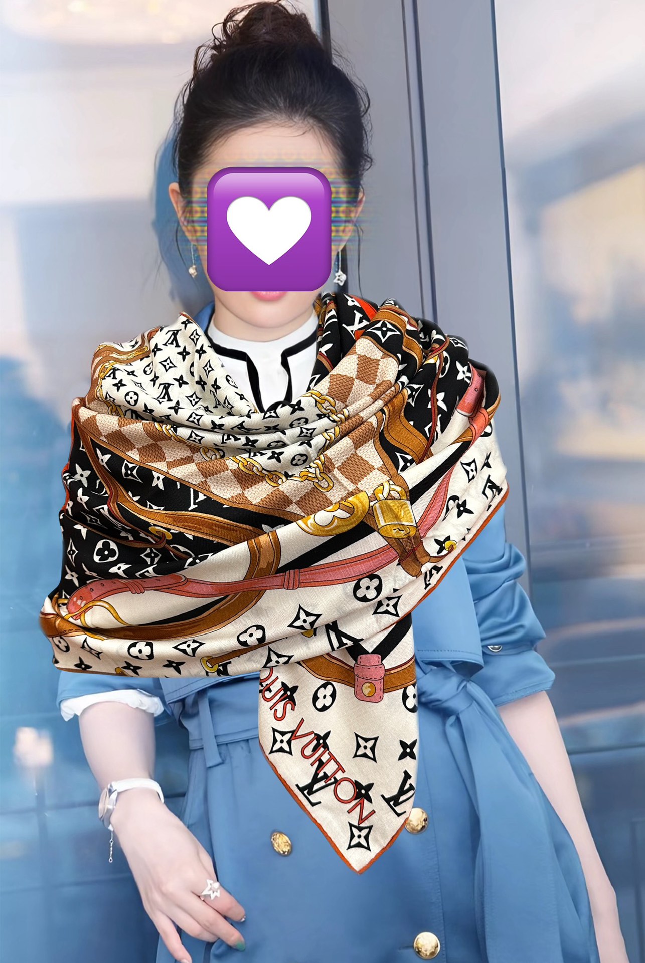 NO:603694,New, so pretty, L v, high quality, 2025 top design, ZG synchronization [double-sided same color], classic and elegant [gift] ~ temperament to the core [color] The fabrics of the new season are super high-end, really super soft, silky smooth [sun], strong toughness and not easy to be snagged! This year’s new series ~ I’m really impressed by the design. [Strong] A silk scarf [color] gives you the best match [lips] The upper body effect is simply elegant and elegant [gift] very smart. Layered and elegant texture. [Celebration] Fragrance powder is a must-have [ Hair] Needless to say, the upper body effect is really beautiful (it looks better when paired with clothing, shoes and bags) [Beer] The real thing is definitely more beautiful [Qiang] [Sun] Size 140x140, material 30 silk cashmere, high version scarf, high version scarf, real silk19860909上新 太好看了 L v 高品质 2025顶级设计 ZG同步【双面同色】经典优雅[礼物]~气质到骨子里[色]新一季的面料超高级,真心超级柔软,丝丝顺滑[太阳]韧性很强 不容易被轻易勾丝！今年新出的系列~真的被这样的设计美到[强]一条的丝巾[色]给你最好的搭配[嘴唇]上身效果简直优雅气质到不行[礼物]非常灵动.层次优雅质感.[庆祝]香粉必入[發]上身效果真的不用多说的美(搭配服饰鞋包更有感觉)[啤酒]实物绝对更美[强][太阳]尺寸140x140、材质30真丝丝羊绒,高版本围巾,高版本围巾,real silk,scarf