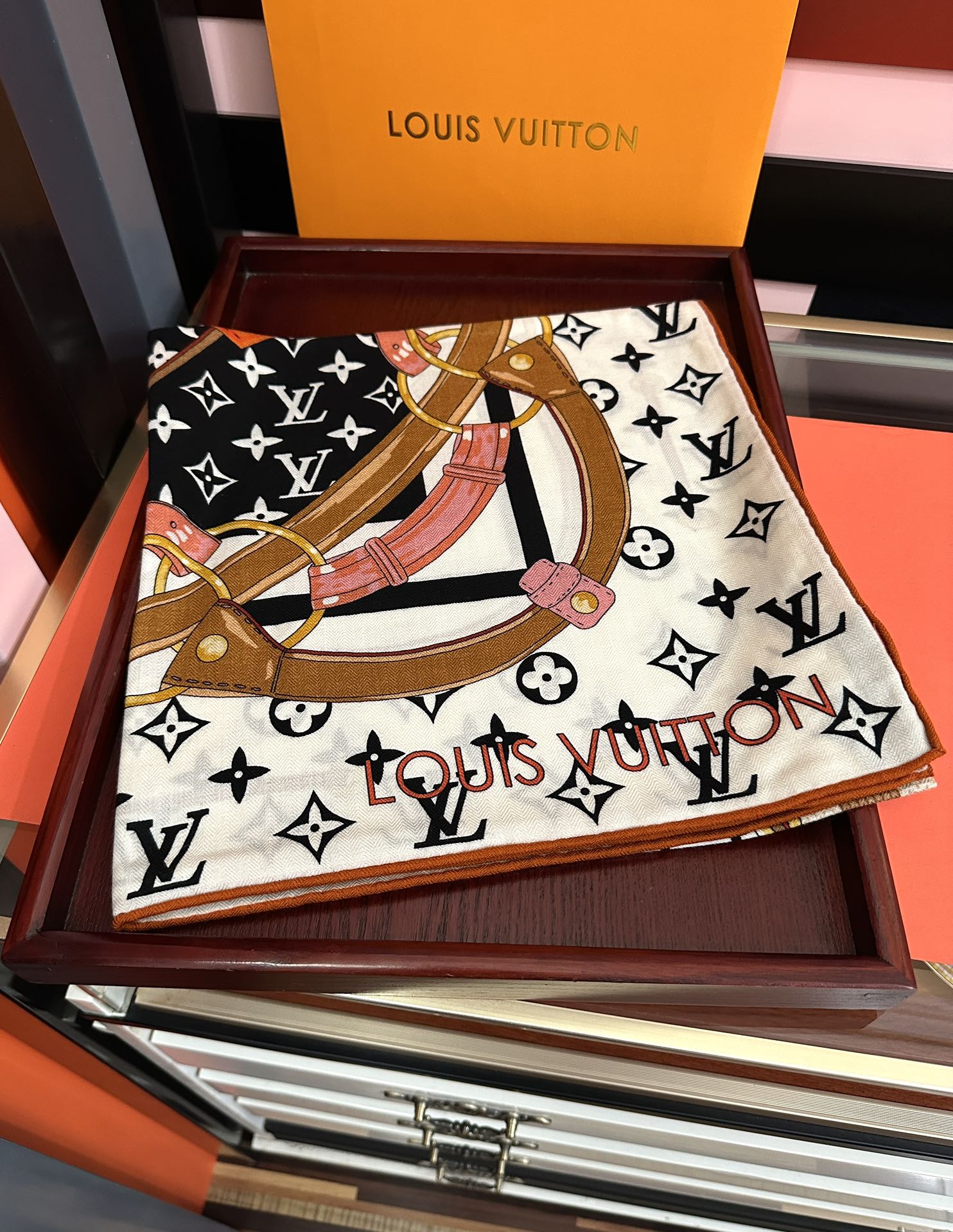 ❤️上新 太好看了 L v 高品质 2025顶级设计 ZG同步【双面同色】经典优雅[礼物]~气质到骨子里