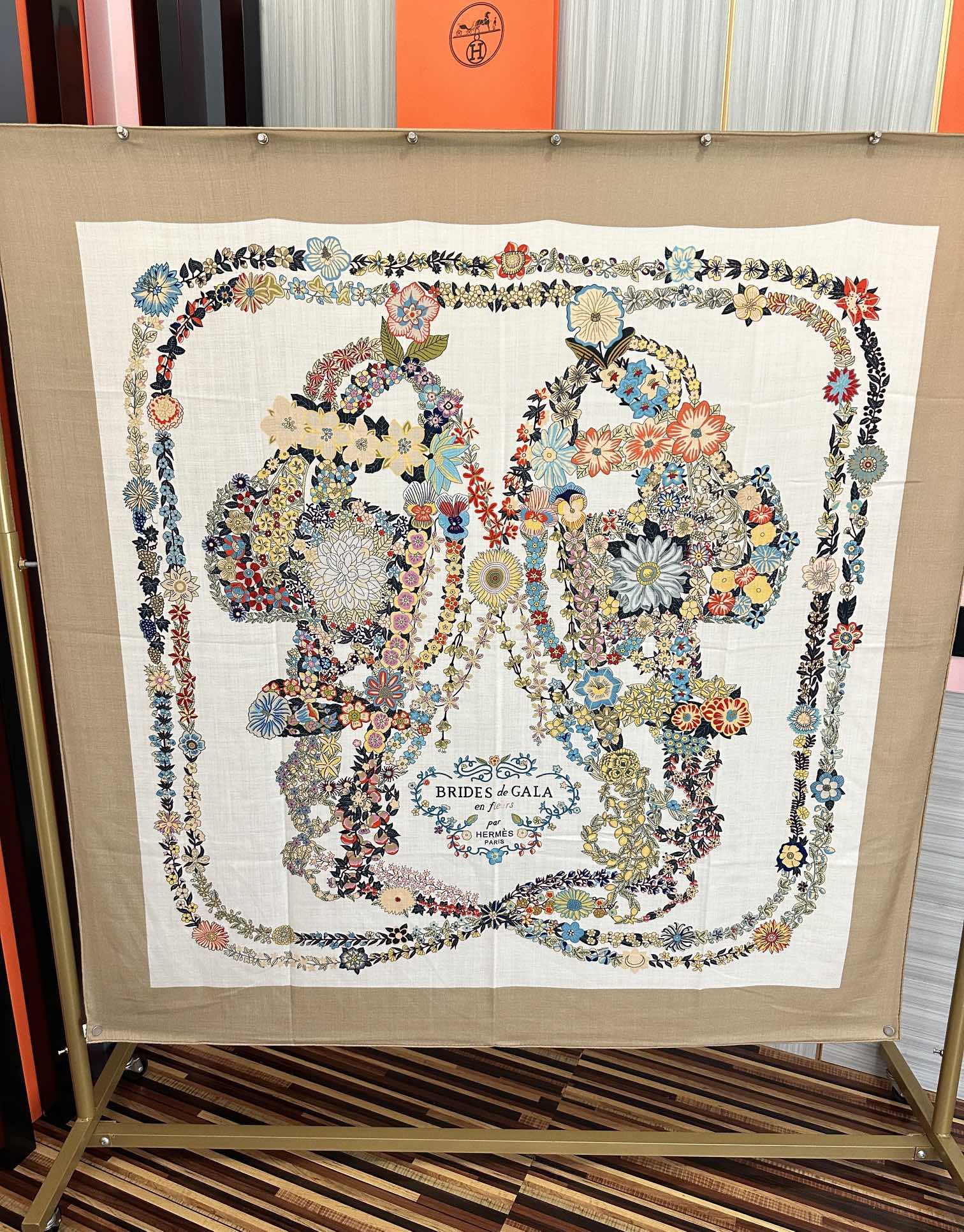 。 爱马仕 ZG同步[太阳]2025今年的新款，我就不推荐了回头分享一下部分复刻款的老款信息资料供大家参