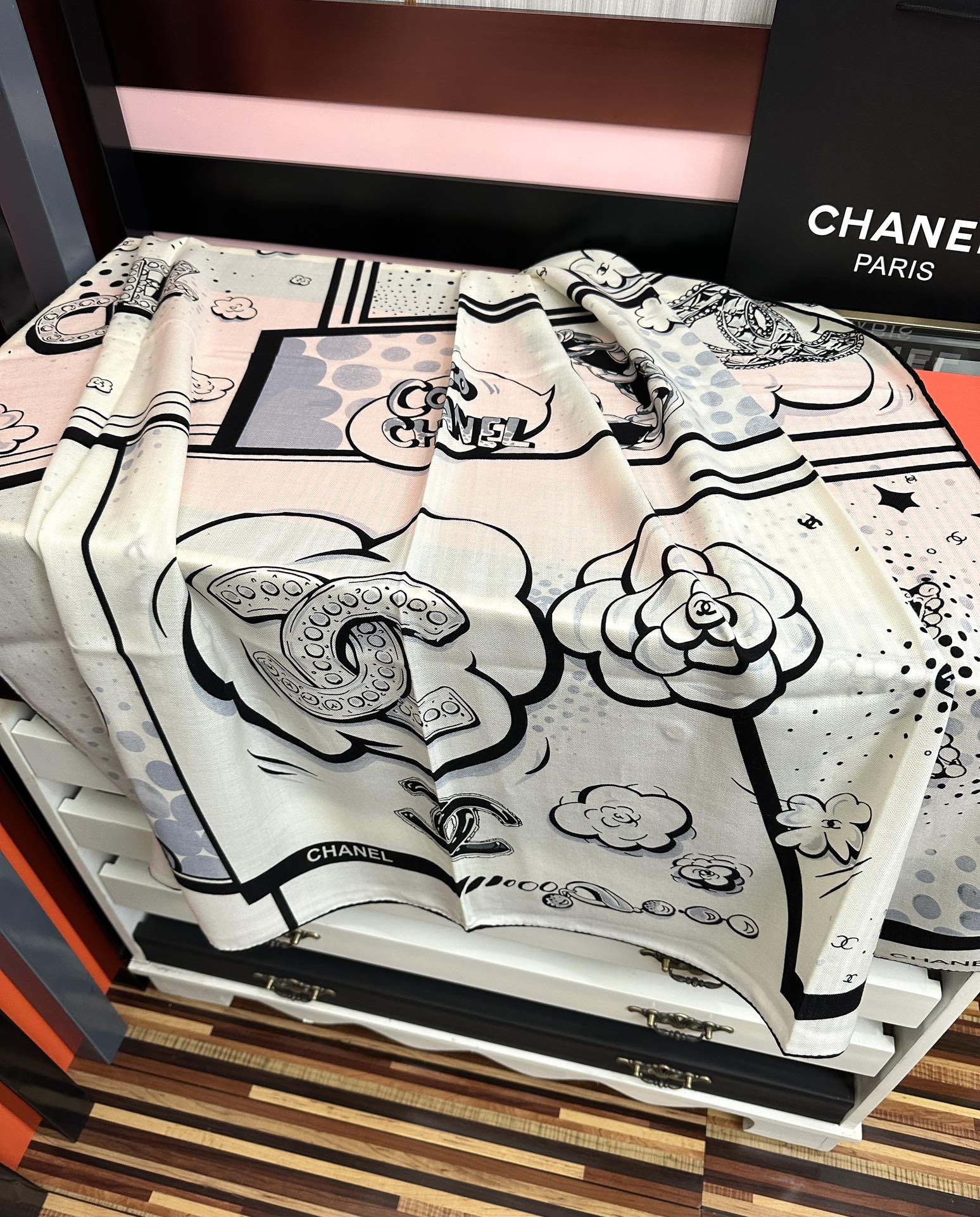 新款❤️ 2025 香奈儿 太美了 【双面同色】[礼物]~气质到骨子里[色]香奶奶新一季的面料超高级，真