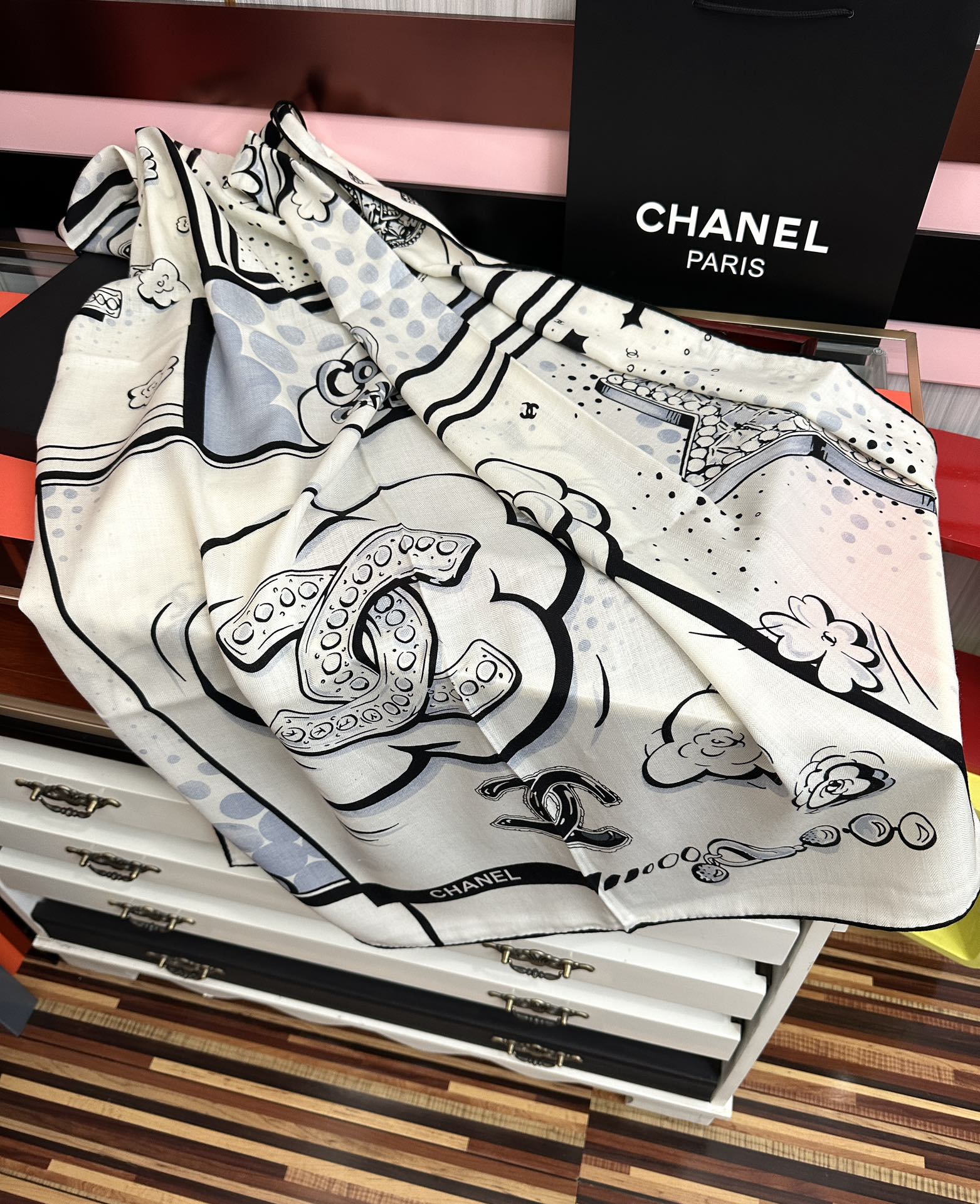 新款❤️ 2025 香奈儿 太美了 【双面同色】[礼物]~气质到骨子里[色]香奶奶新一季的面料超高级，真