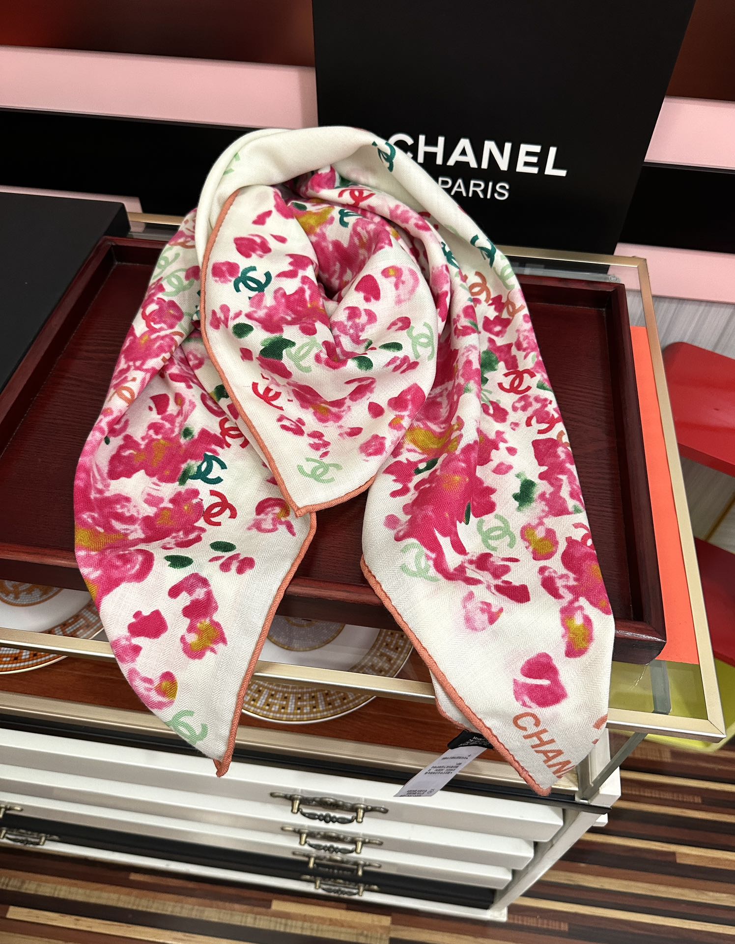 ❤️香奈儿 【2025双面同色印花】太美了[發]经典茶花帽子🎩设计优雅风[礼物]~气质到骨子里[色]香奶