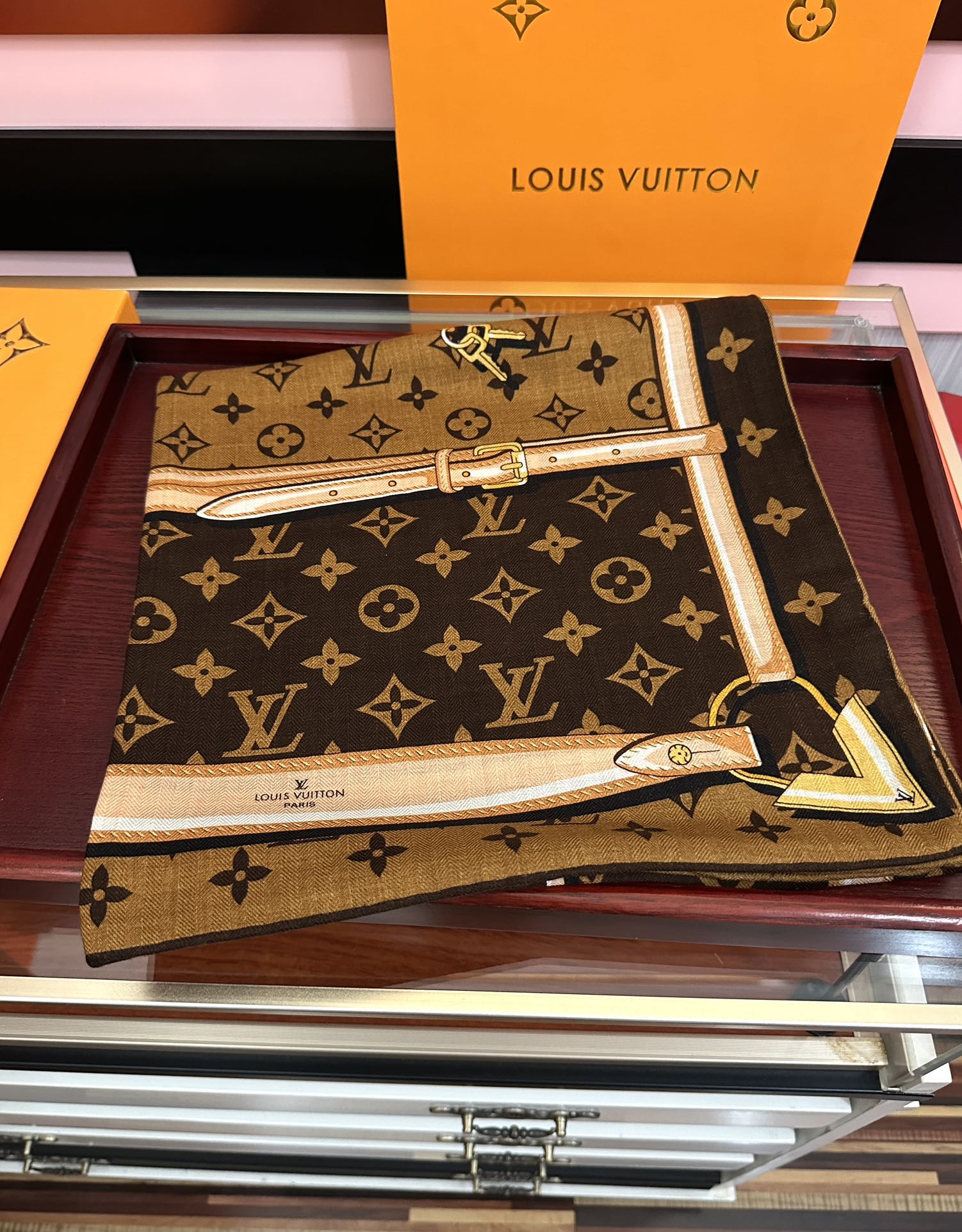 上新❤️LV 2025【双面同色热】永远都是那么经典优雅[礼物]~气质到骨子里[色]新一季的面料超高级，