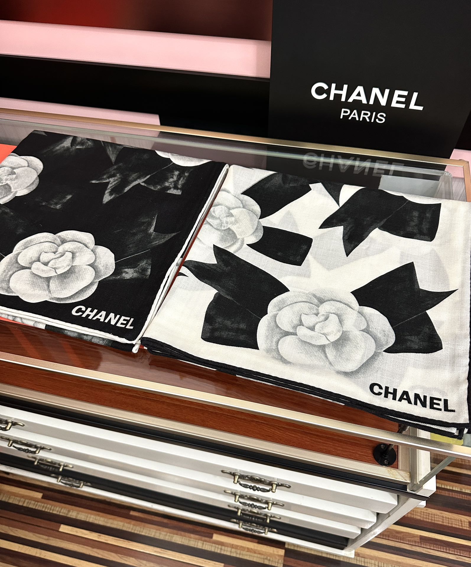 上新❤️ 香奈儿 2025ZG同步太美了 双面同色[發]【经典山茶花】设计优雅风[礼物]~气质到骨子里[