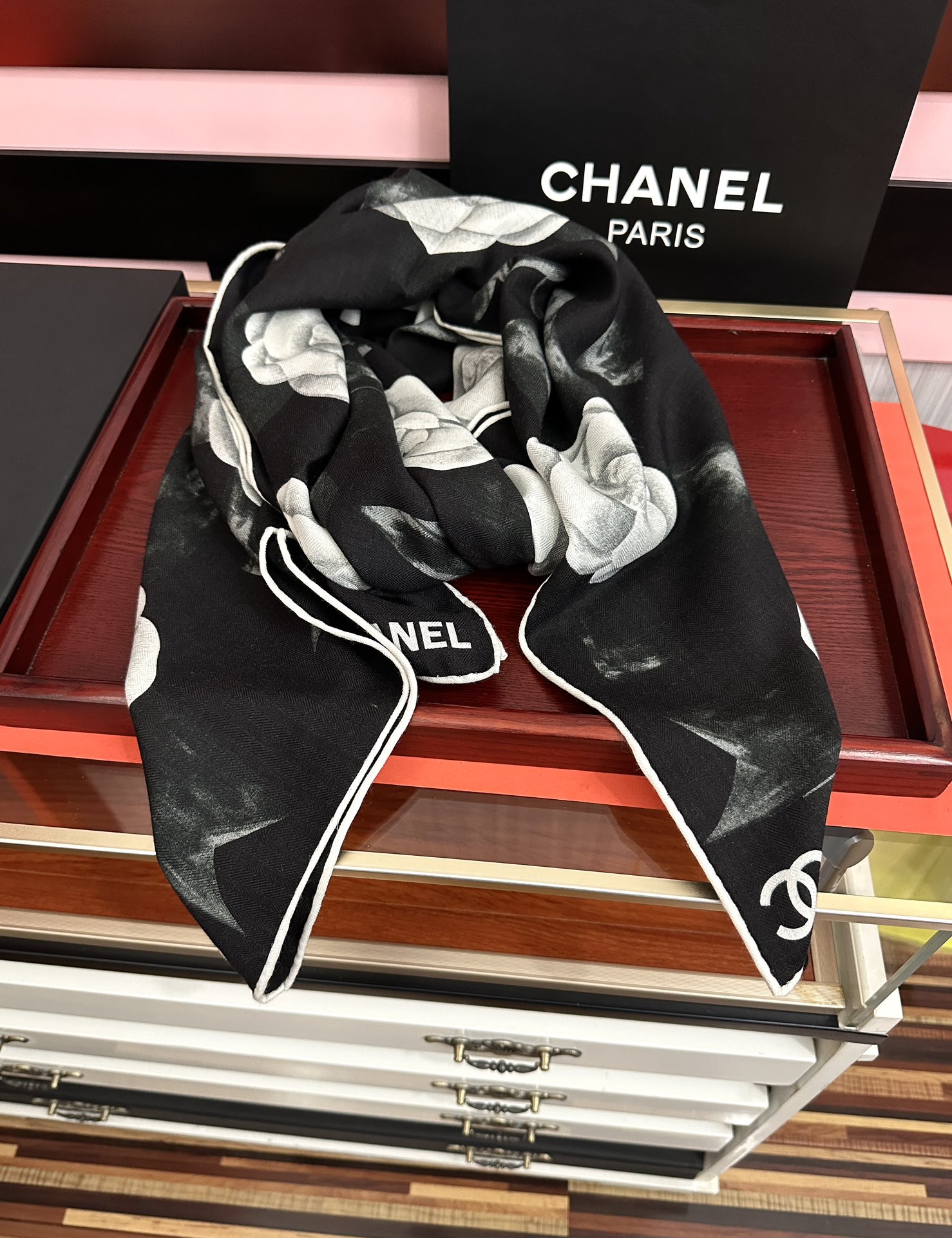 上新❤️ 香奈儿 2025ZG同步太美了 双面同色[發]【经典山茶花】设计优雅风[礼物]~气质到骨子里[