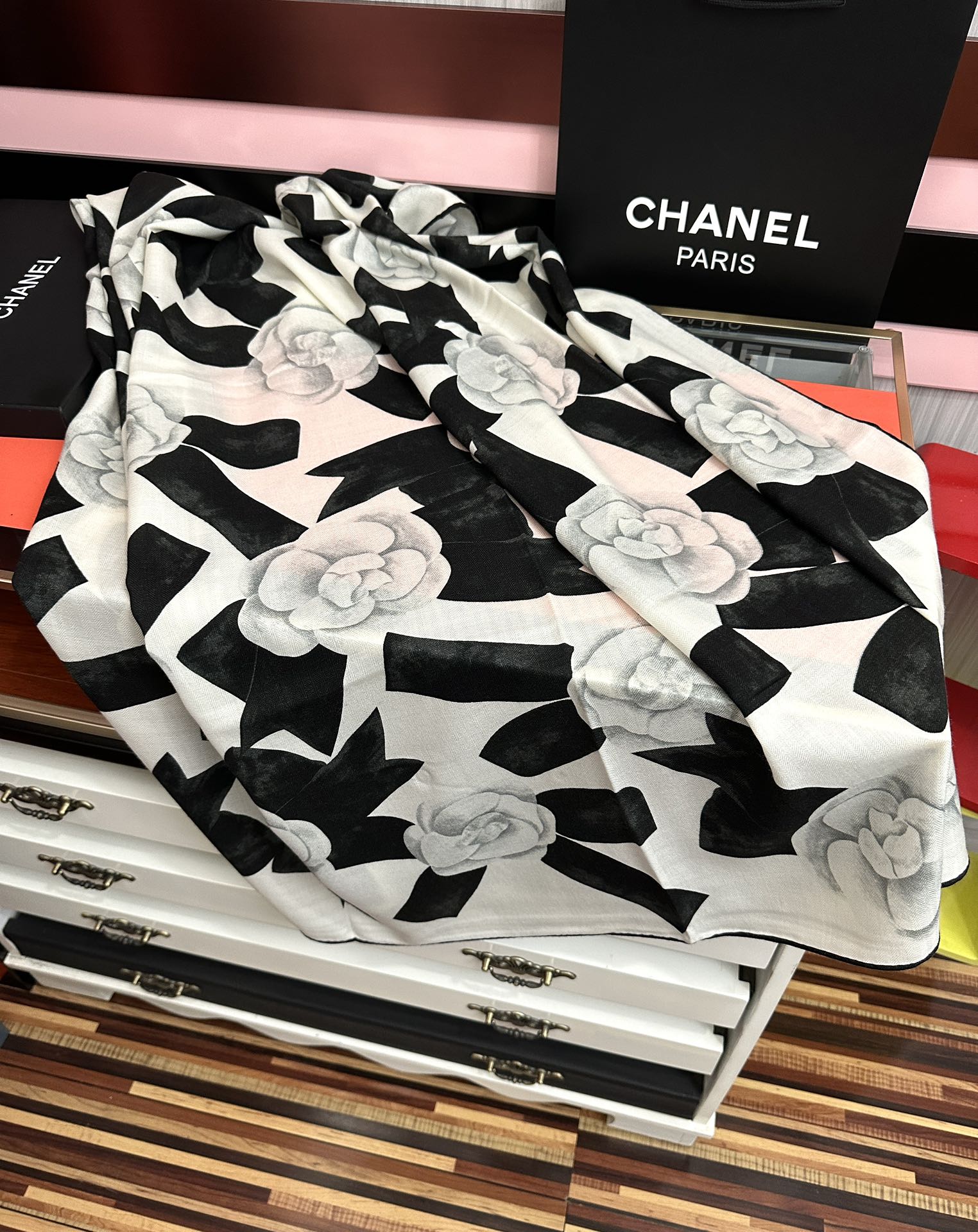 上新❤️ 香奈儿 2025ZG同步太美了 双面同色[發]【经典山茶花】设计优雅风[礼物]~气质到骨子里[