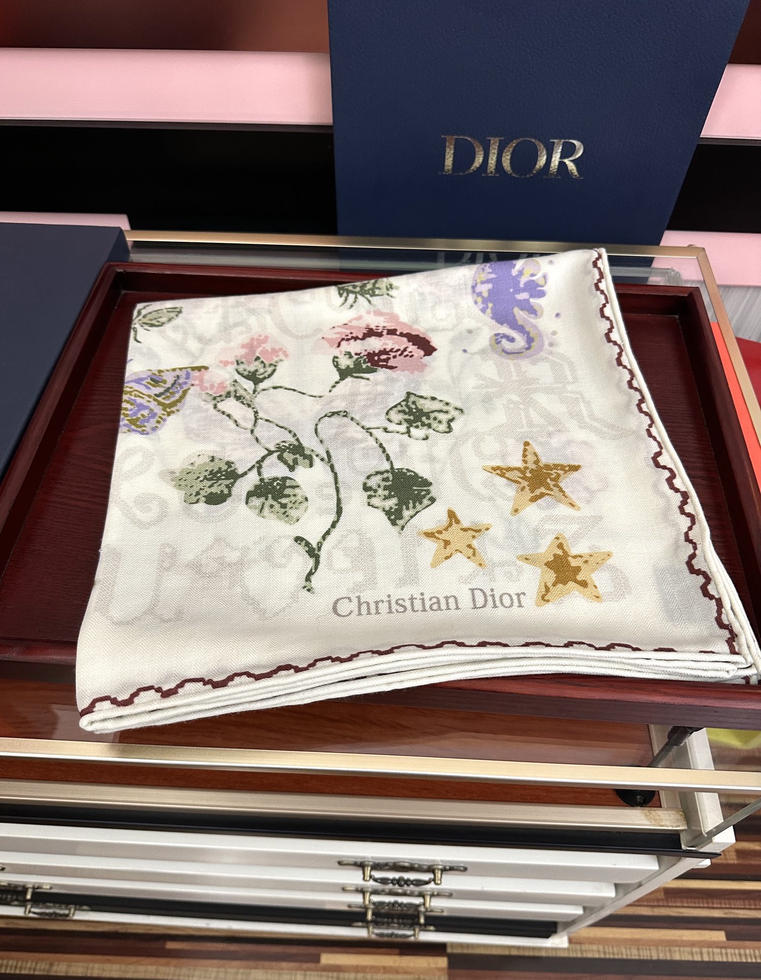 上新❤️迪奥 ZG同步【双面同色】经典优雅[礼物]~气质到骨子里[色]新一季的面料超高级，真心超级柔软，