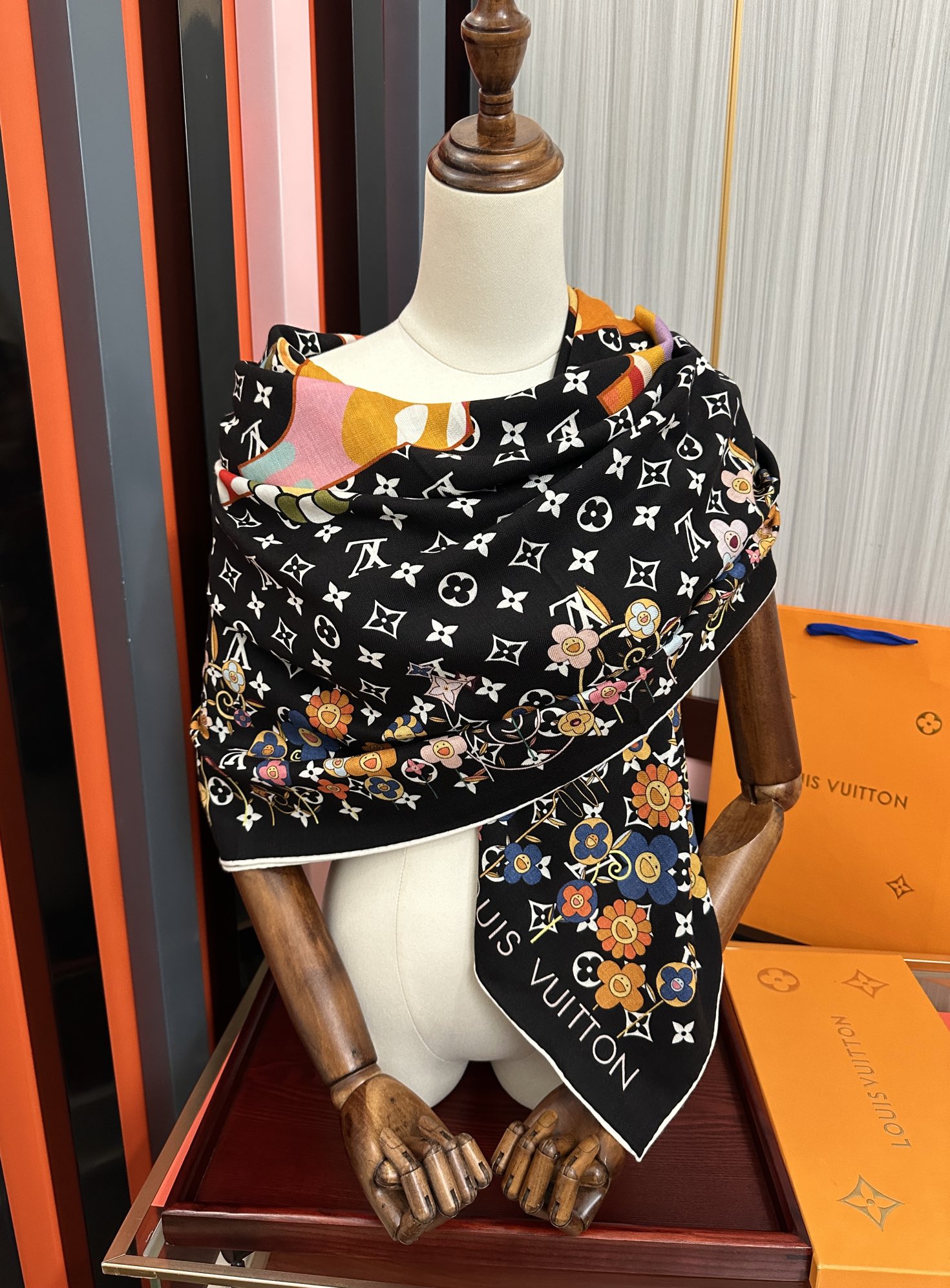 上新❤️LV 2025女士必备款ZG同步【双面同色】经典优雅[礼物]~气质到骨子里[色]新一季的面料超高