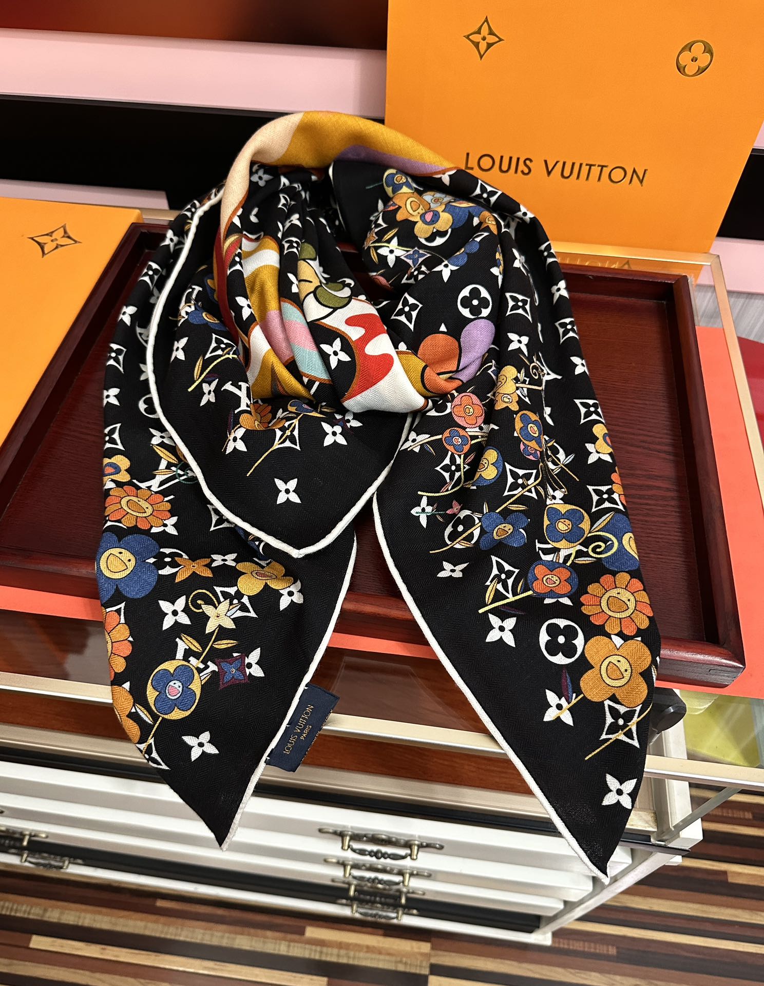 上新❤️LV 2025女士必备款ZG同步【双面同色】经典优雅[礼物]~气质到骨子里[色]新一季的面料超高