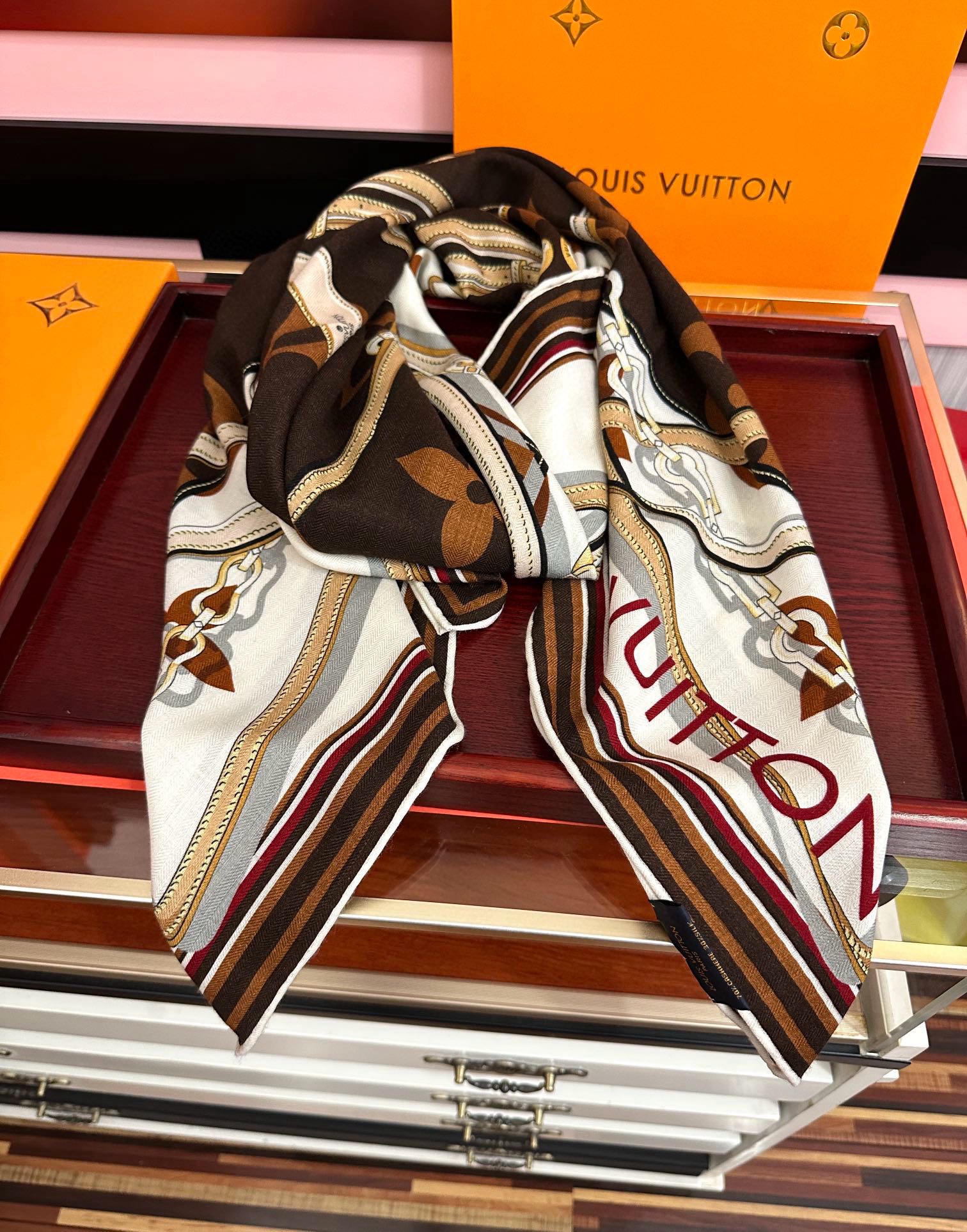 新款❤️LV 2025经典 【双面同色】经典优雅[礼物]~气质到骨子里[色]新一季的面料超高级，真心超级