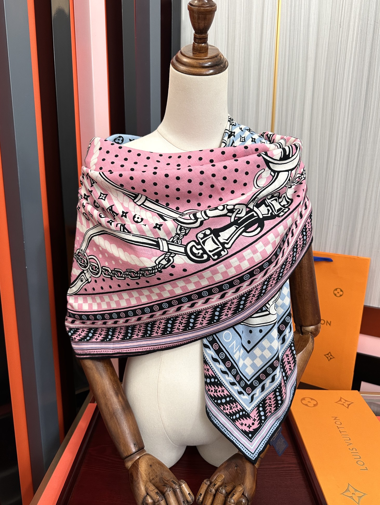 高品质 上新❤️LV 【双面同色】经典优雅[礼物]~气质到骨子里[色]新一季的面料超高级，真心超级柔软，