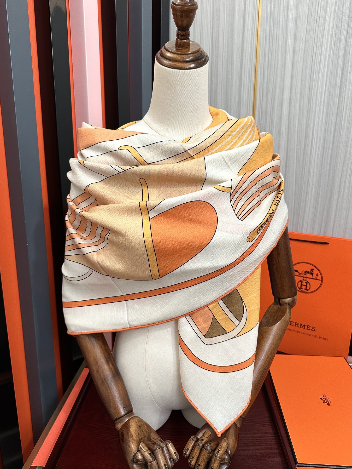 。爱马仕2025秋冬新款[爱心]【马术学院】新一季丝巾采购清单估计各位养马人们已经列好了[太阳]我就不推