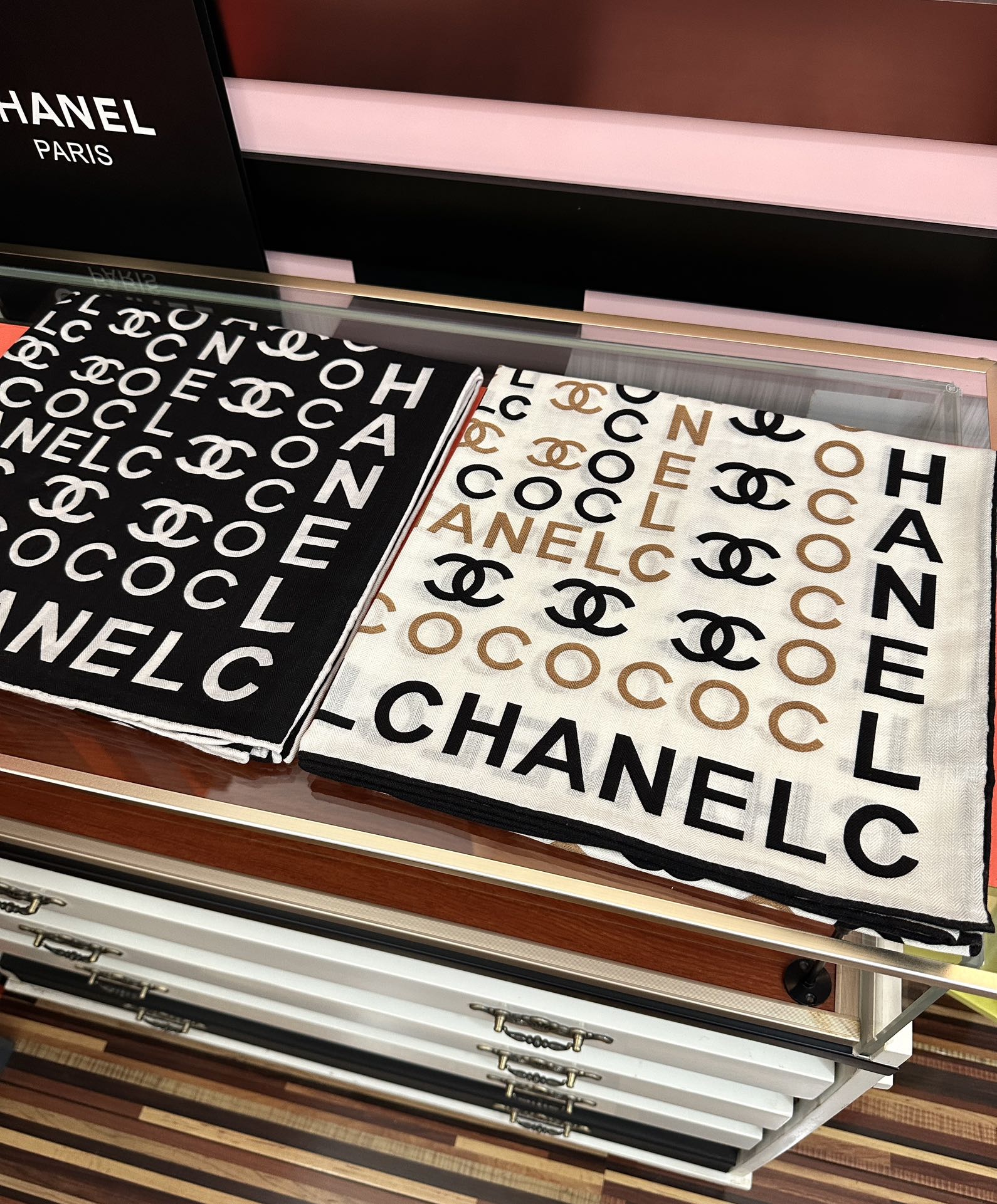 上新❤️2025 香奈儿 ZG同步 【coco风格字母】[發]经典设计优雅风[礼物]~气质到骨子里[色]