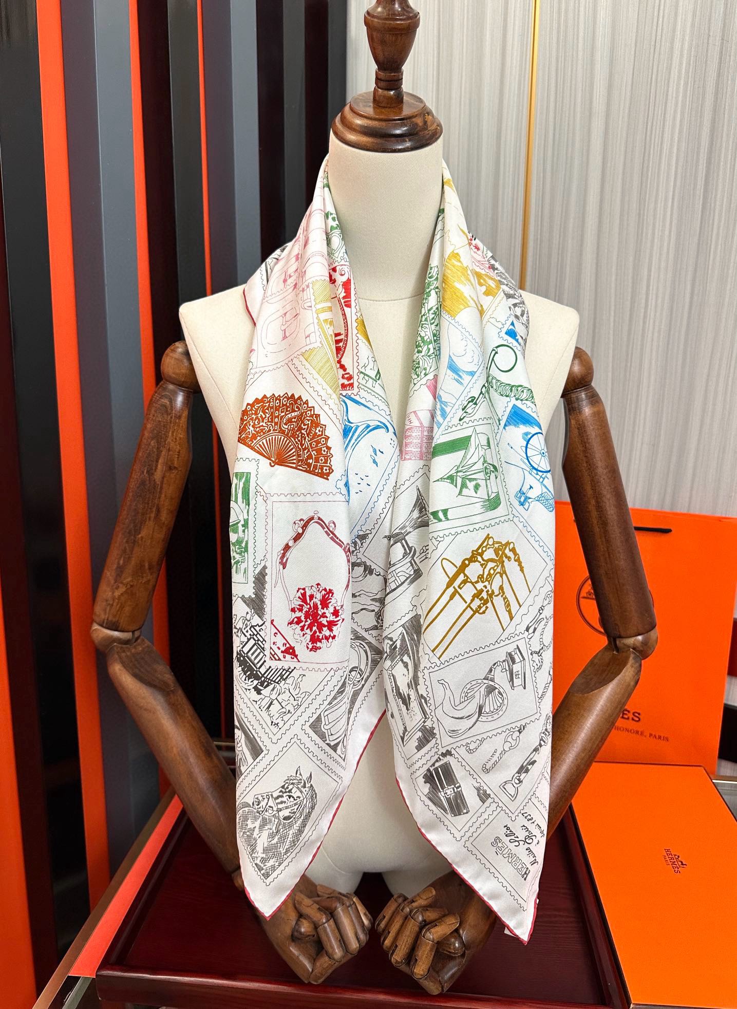 上新2025 。HERMES 重磅[庆祝]【福宝集邮者】90方巾[嘴唇]精简时髦，太美了 品质感很显好[