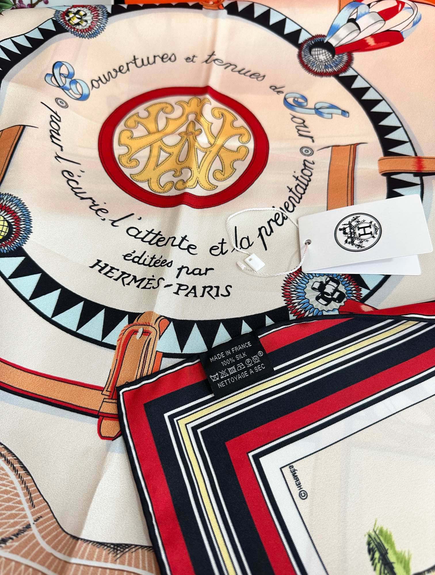 。2010爱马仕【18mm顶级真丝双面同色印花】[庆祝]“弩式牵引马具”90典藏方巾通过别致的经典色彩向